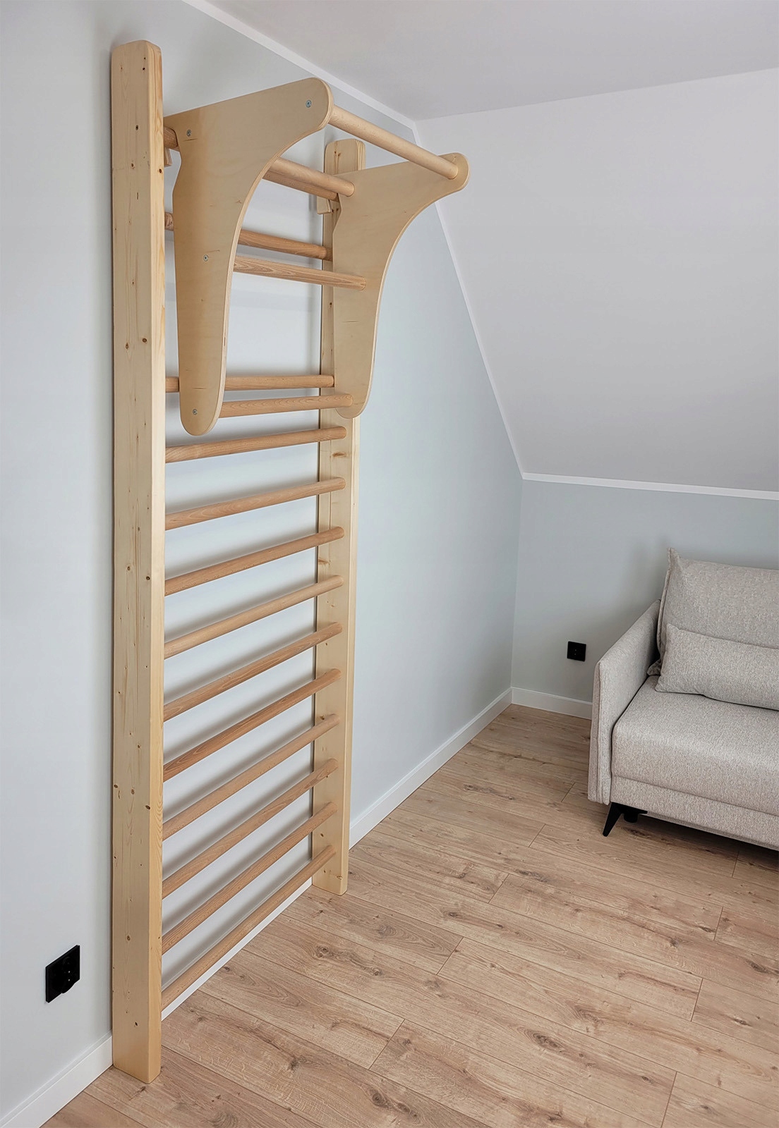 Drewniana drabinka gimnastyczna UNDERFIT 230 x 70 cm – Idealny sprzęt do ćwiczeń w każdym domu