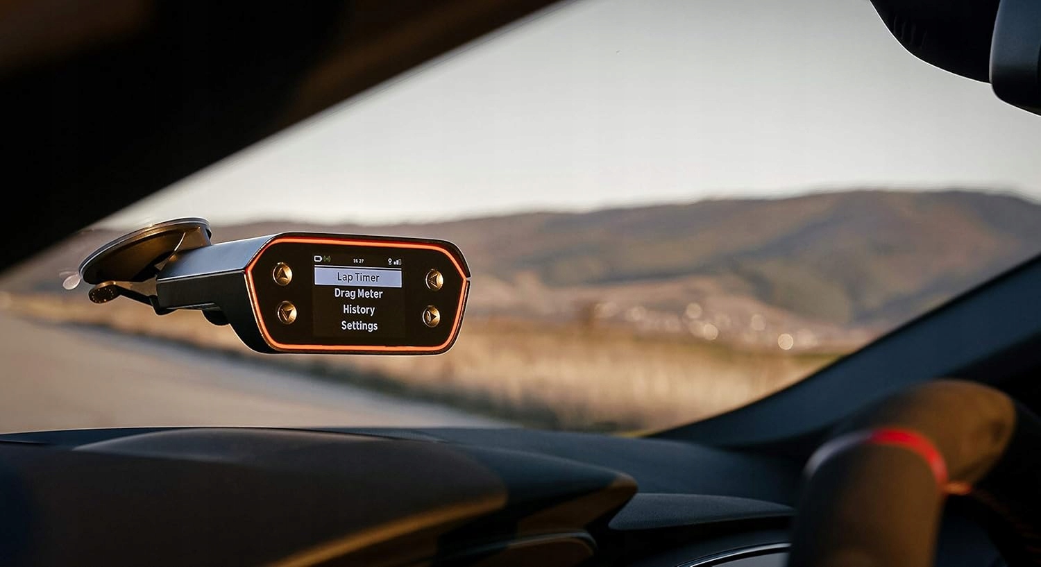 Łatwy montaż dzięki uchwytowi przyssawki