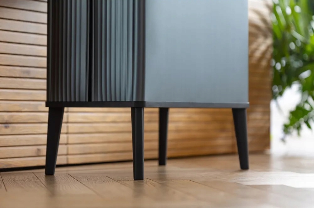 Stylowy Design w Kolorze Perłowo-Niebieskim