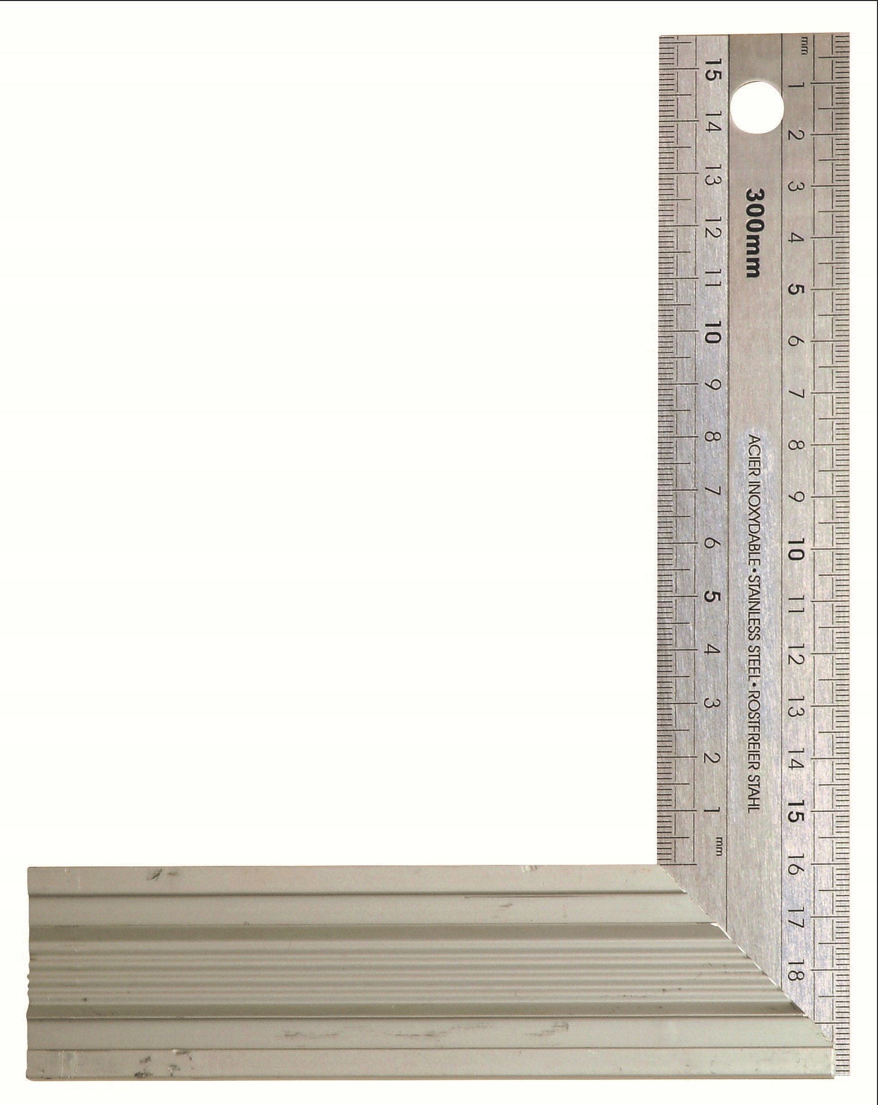 Solidny Kątownik Grawerowany Stalowy 400mm Medid – Niezbędne narzędzie w Twoim warsztacie