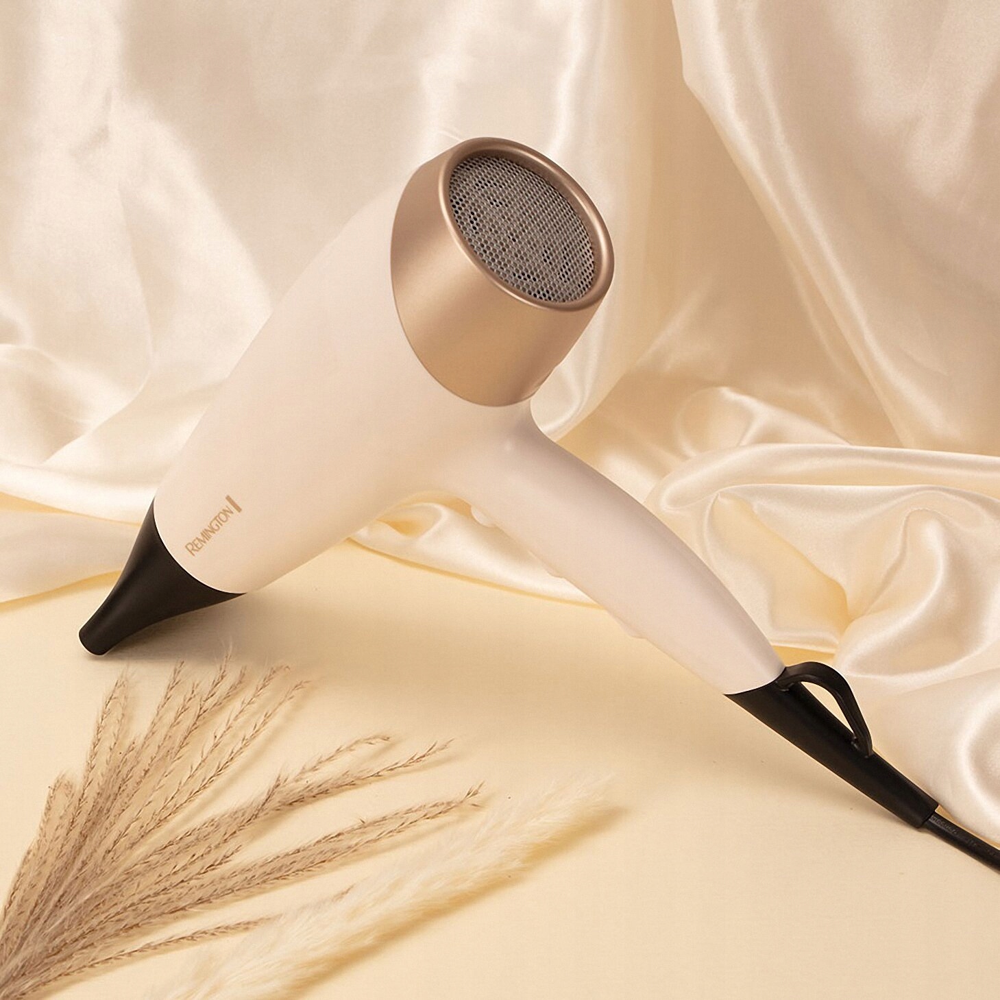 Potężny silnik o mocy 2200 W dla szybkiego suszenia