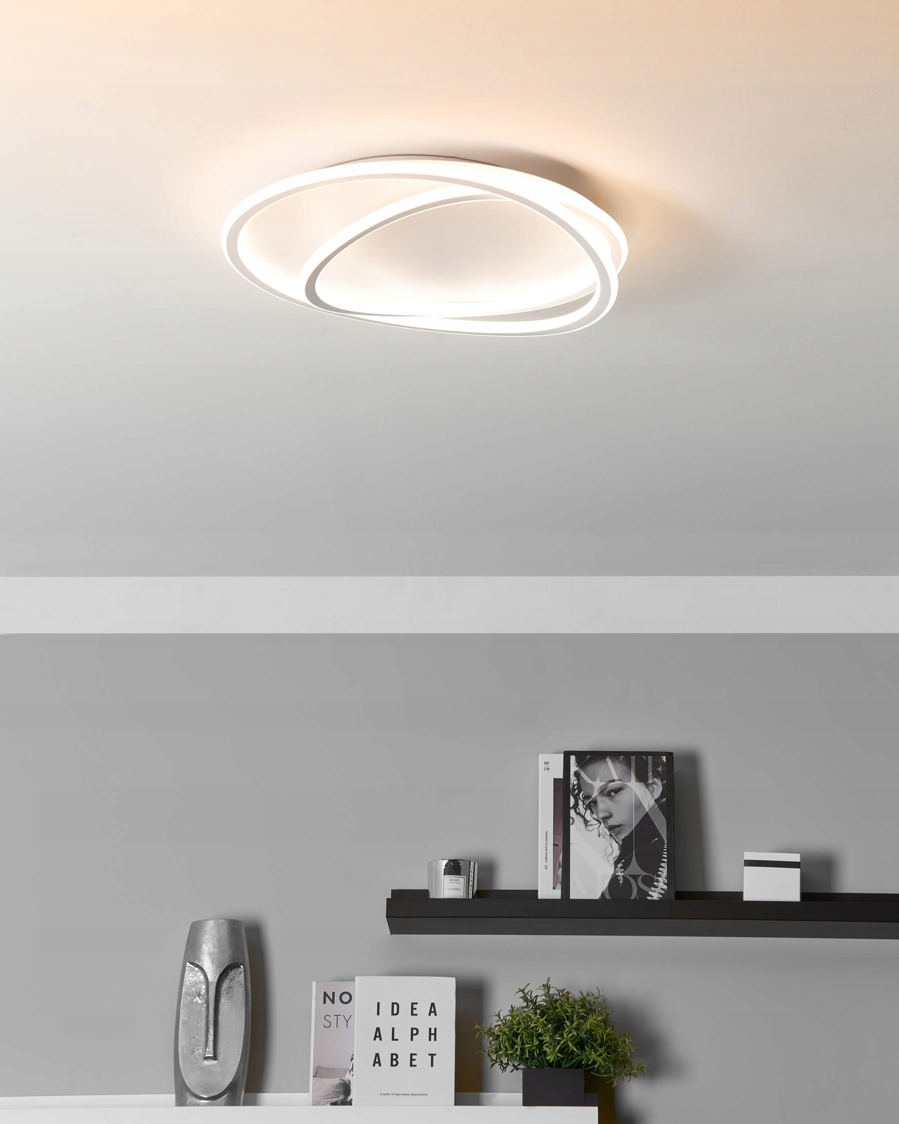 Lampa sufitowa LED LEYLAN z pilotem i ściemniaczem – Nowoczesne oświetlenie do Twojego wnętrza