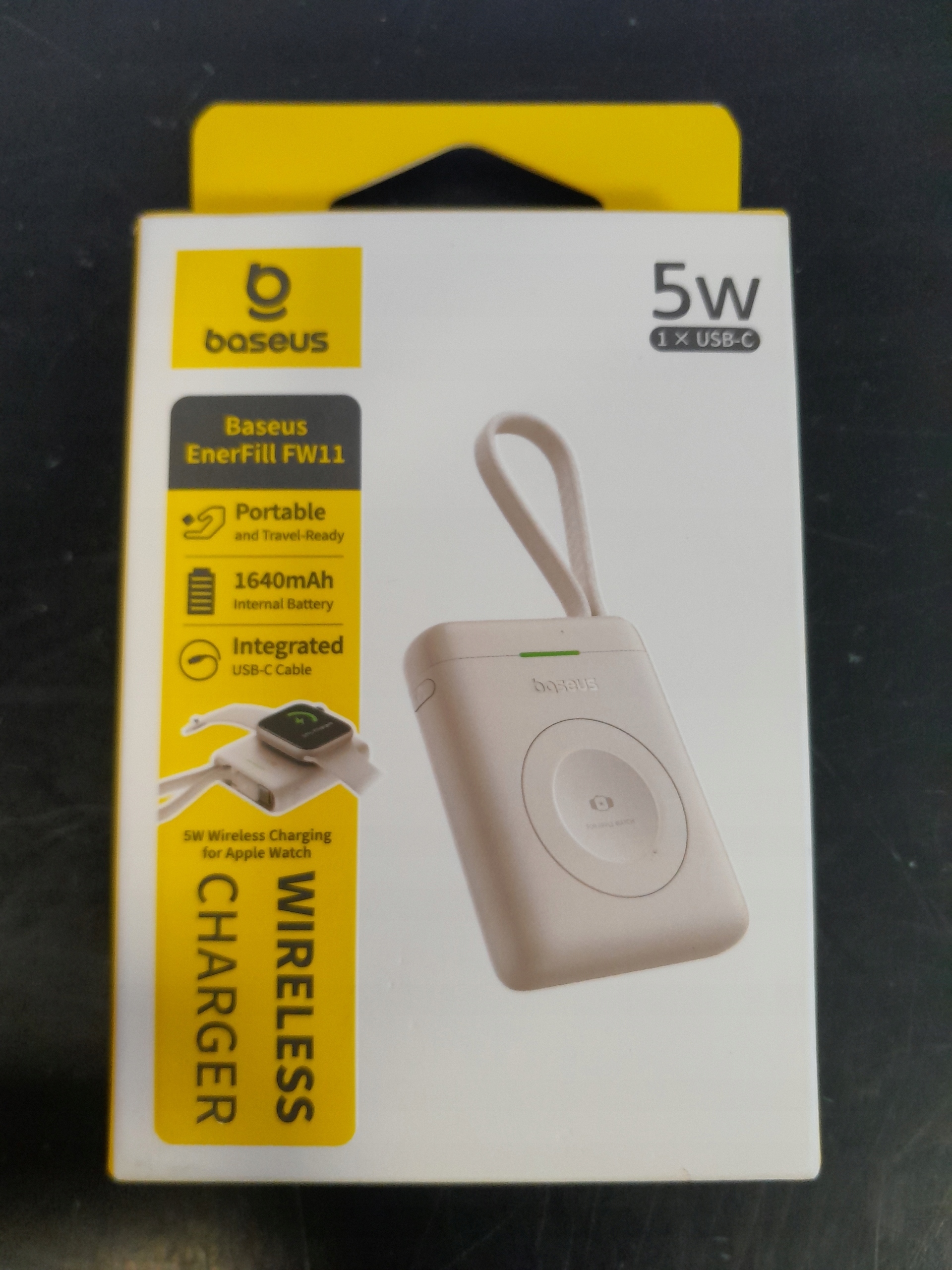 Wbudowany kabel i moc 5W – wygodne ładowanie w każdej sytuacji