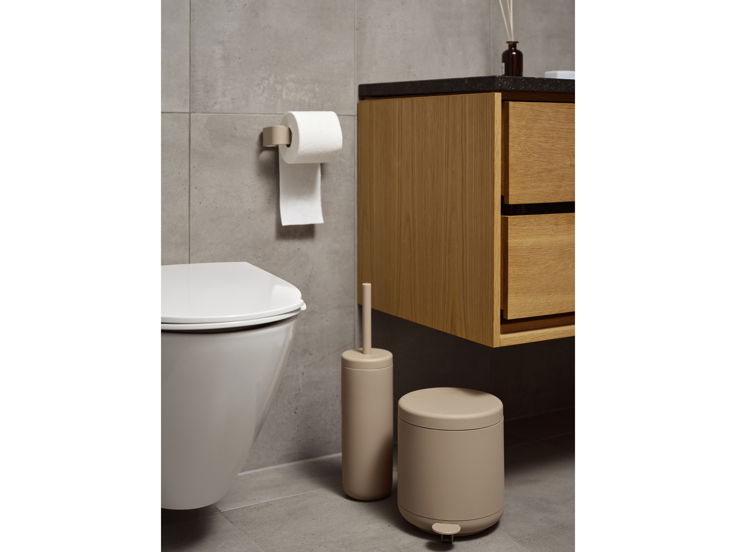 Uchwyt na papier Camel Ume 37347 – Elegancja i funkcjonalność w Twojej łazience