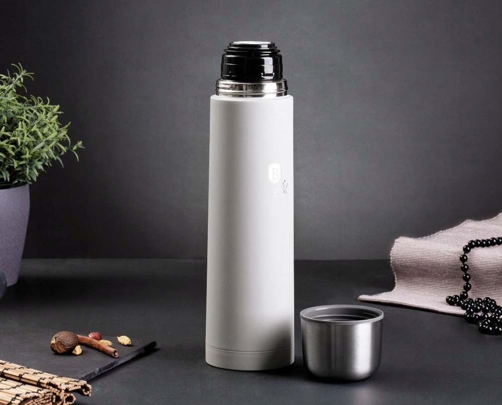 Utrzymanie temperatury do 6 godzin – Ciepłe i zimne napoje zawsze pod ręką