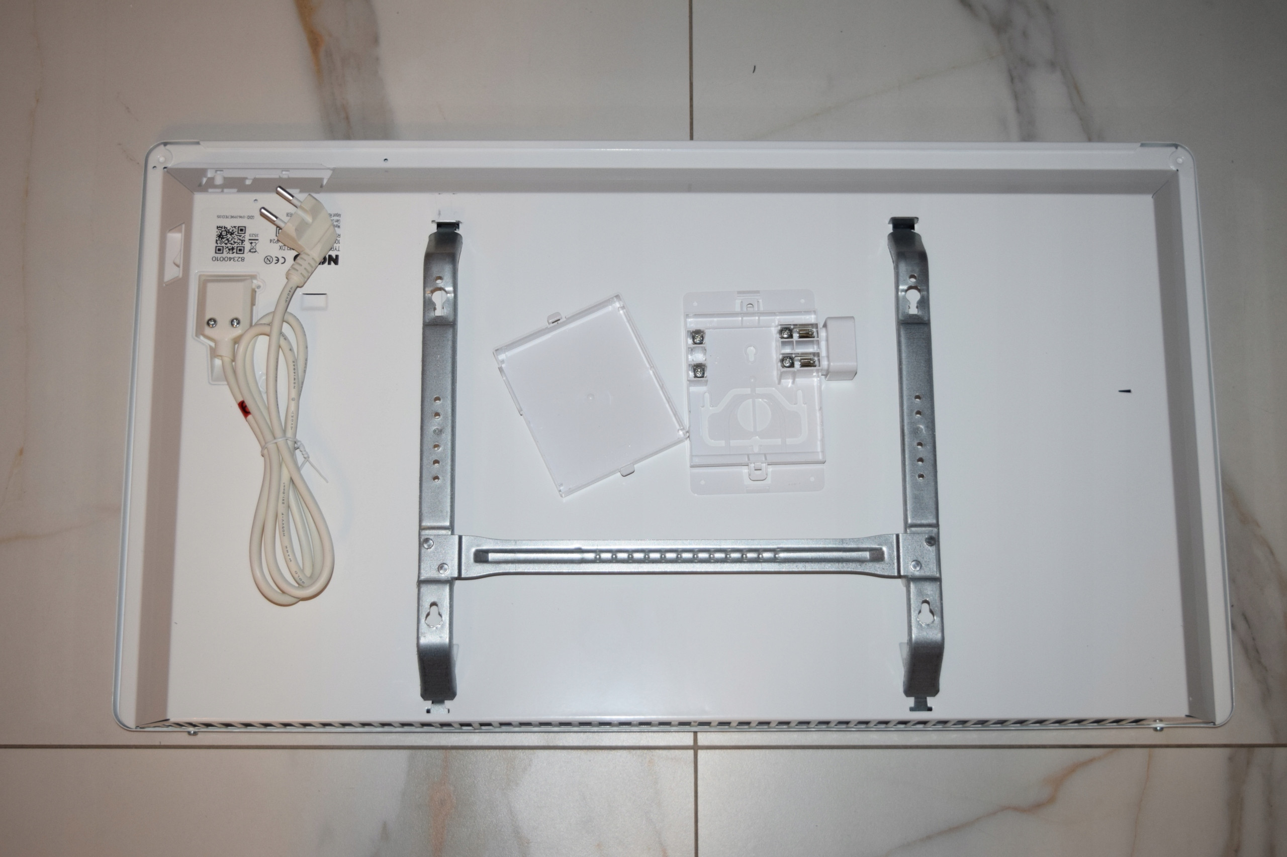 Możliwość podłączenia do gniazdka lub na stałe