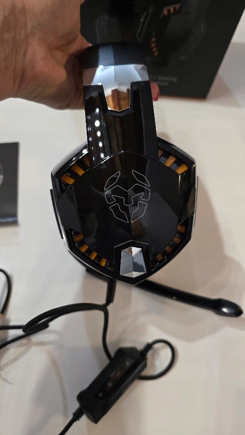 Mikrofon na wysięgniku – doskonała jakość rozmów