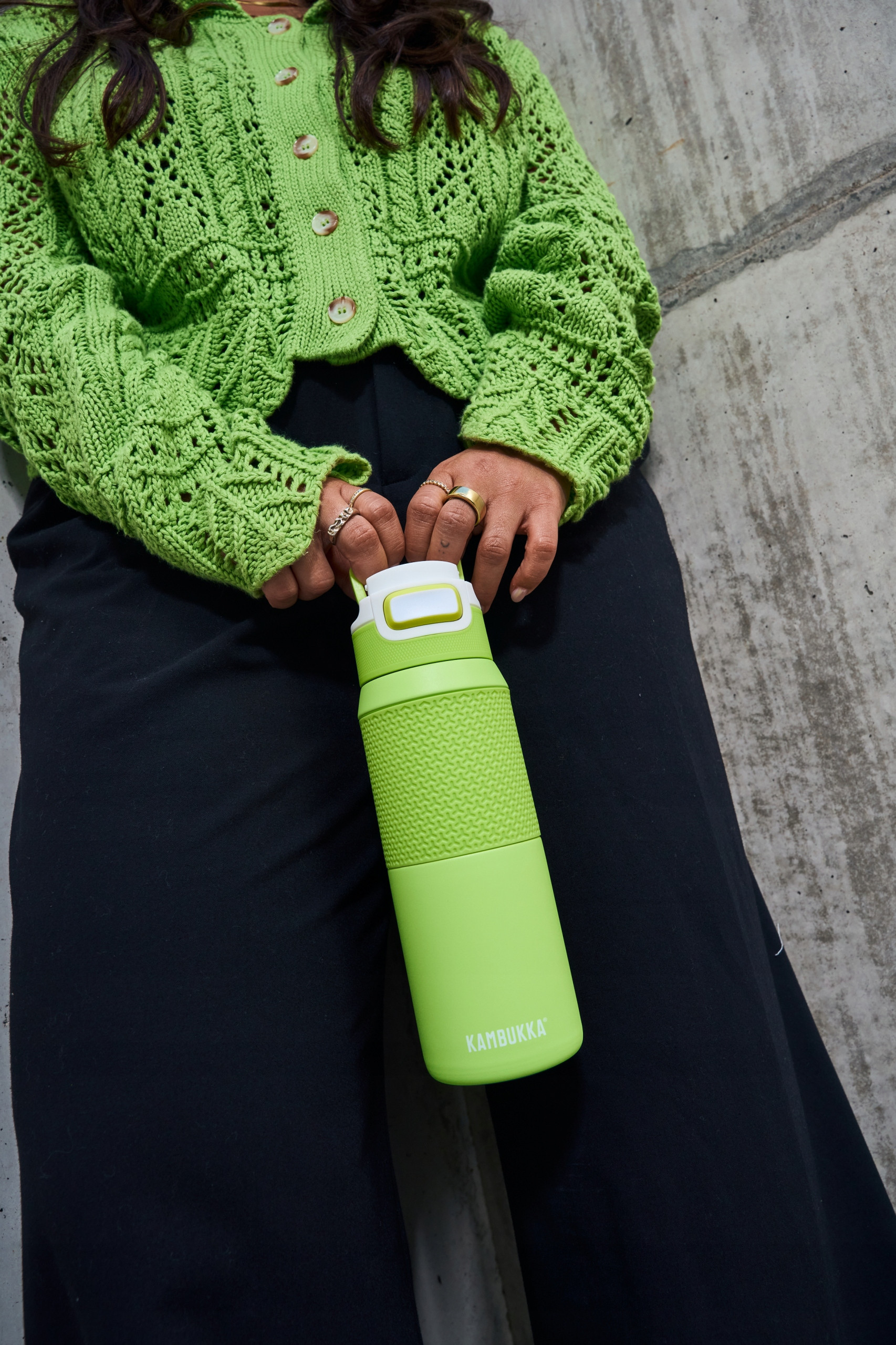 Utrzymanie temperatury – Ciepłe napoje do 10 godzin, zimne do 21 godzin