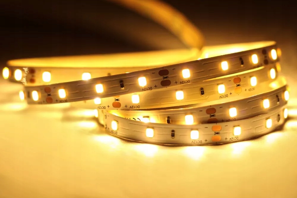 Profesjonalna taśma LED 6W/m 24V 3000K – Idealne oświetlenie do Twojego wnętrza