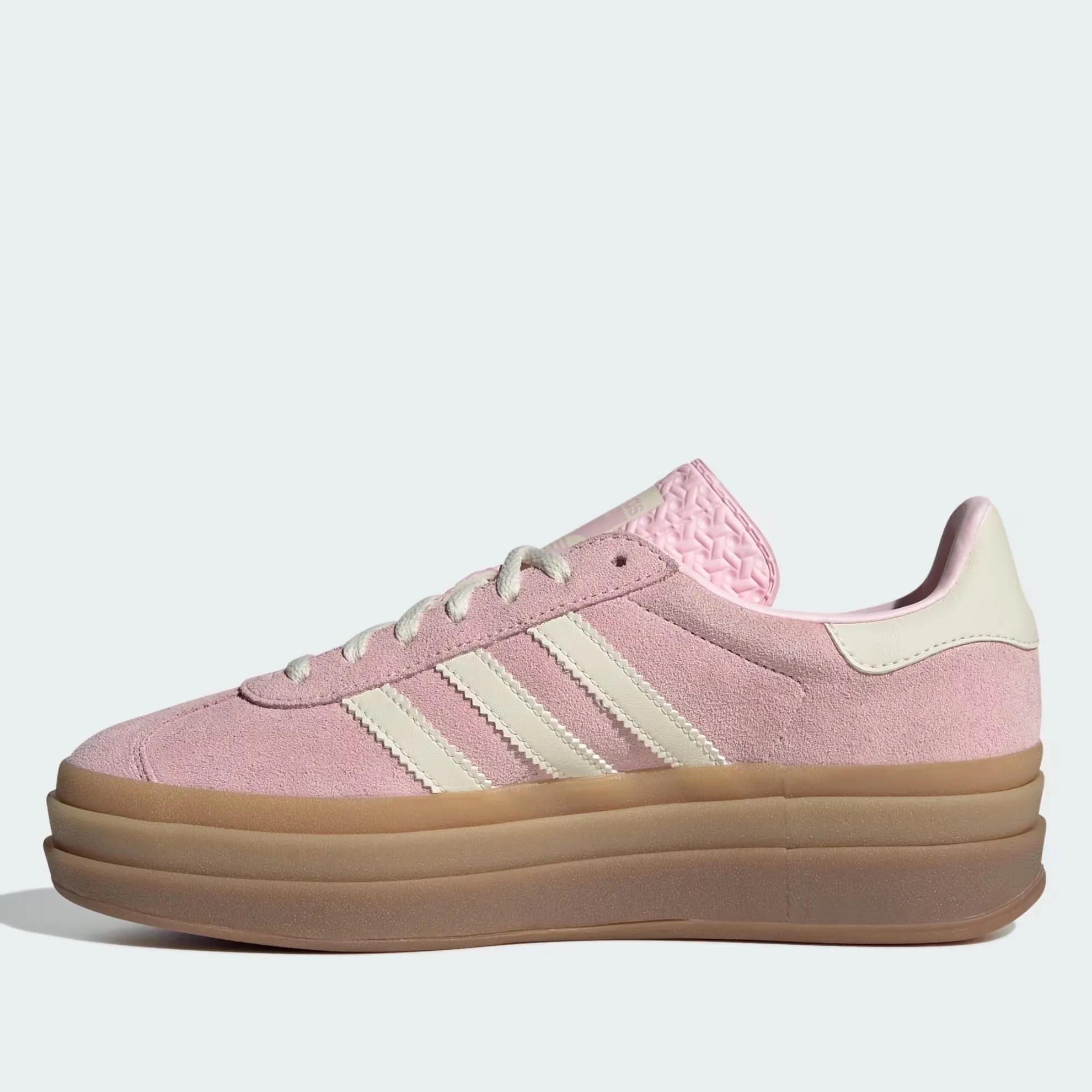 Damskie sneakersy na platformie – wyróżnij się w tłumie