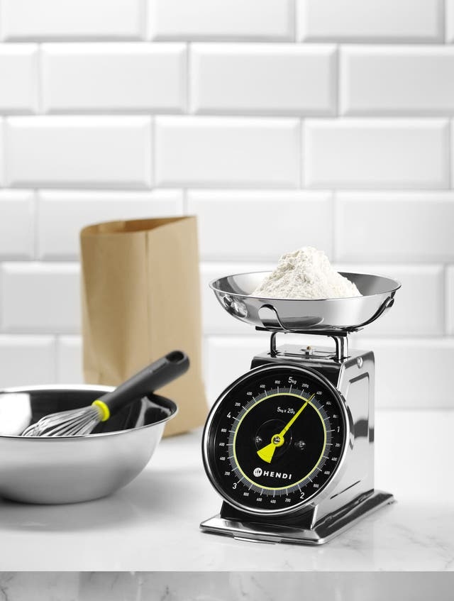 Idealna do ważenia suchych składników – Mąka, cukier, orzechy i więcej