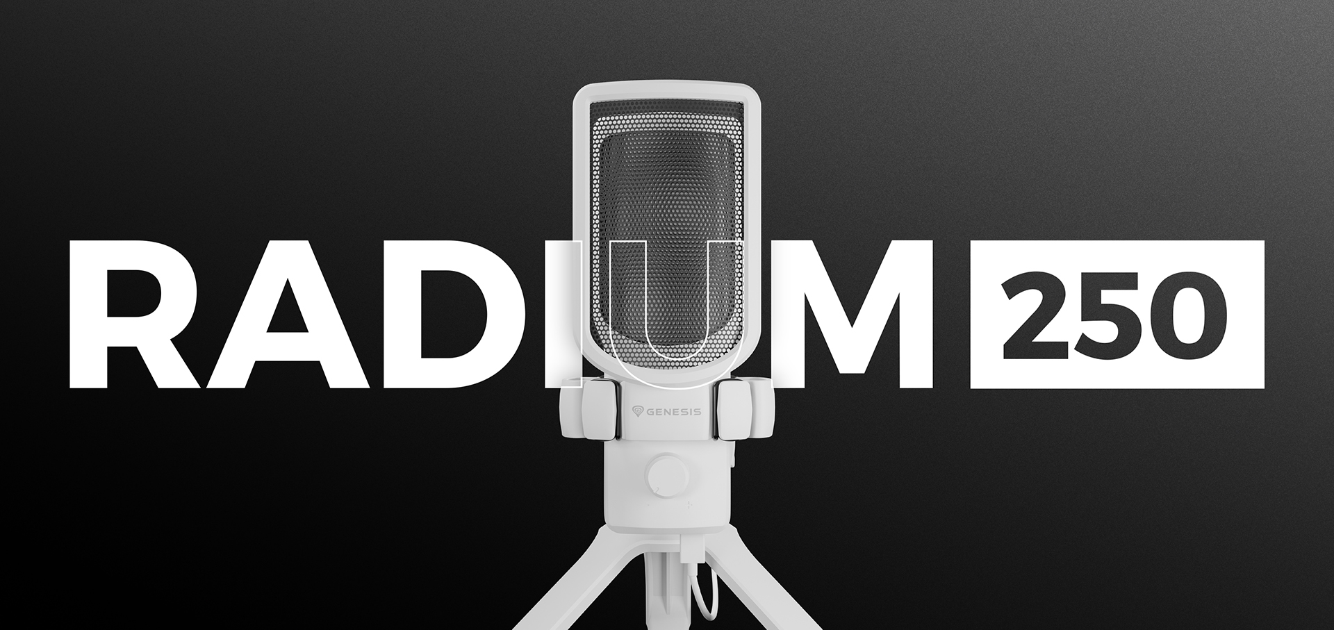 Biały mikrofon USB na stojaku, z napisem 