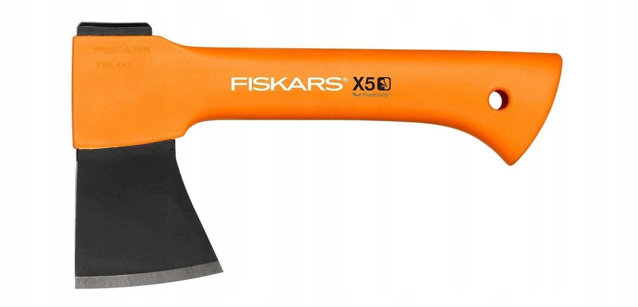 Kompaktowa siekiera Fiskars X5 – Niezbędne narzędzie w plenerze