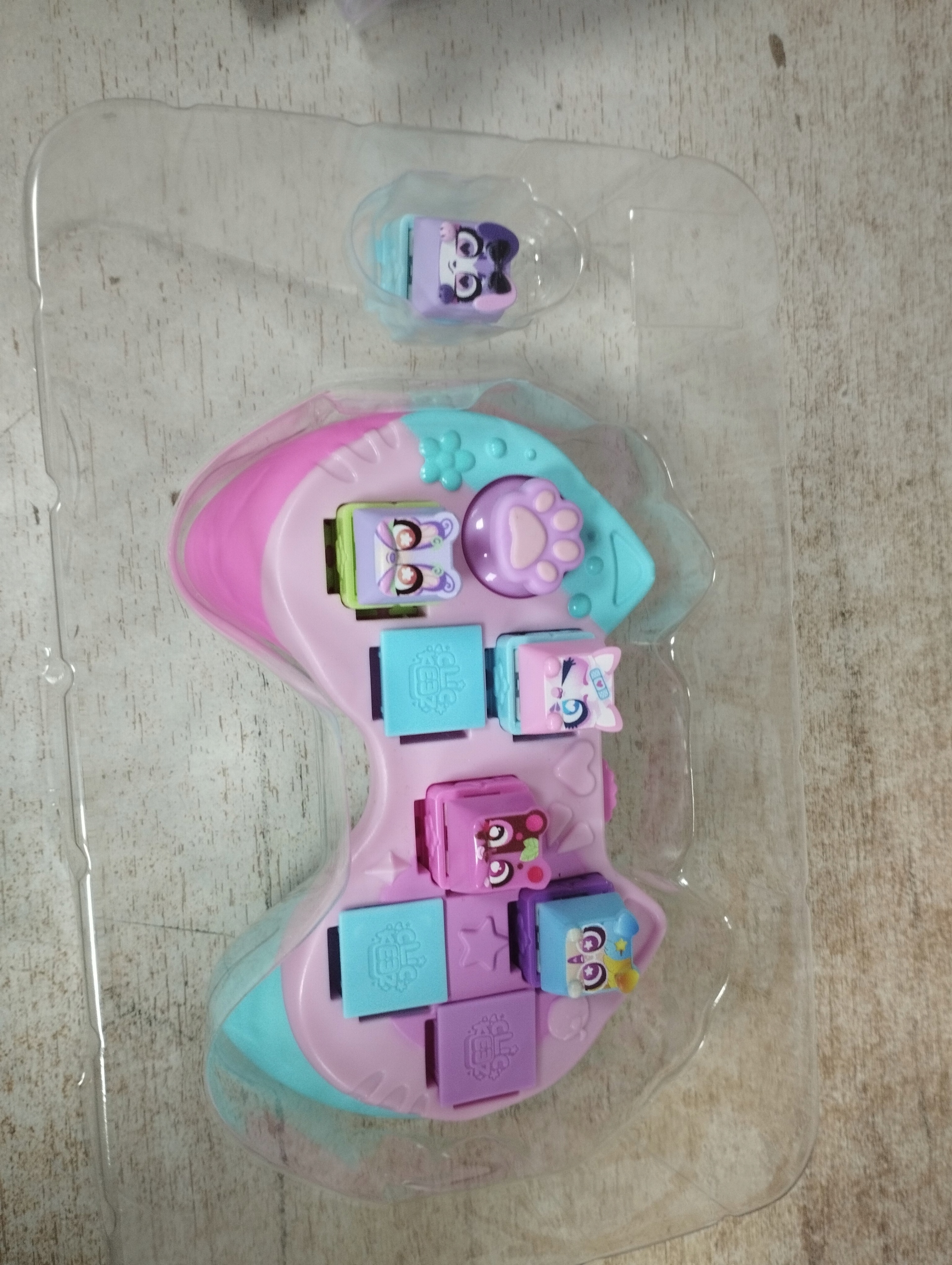 Wielobarwne materiały i ergonomiczny design