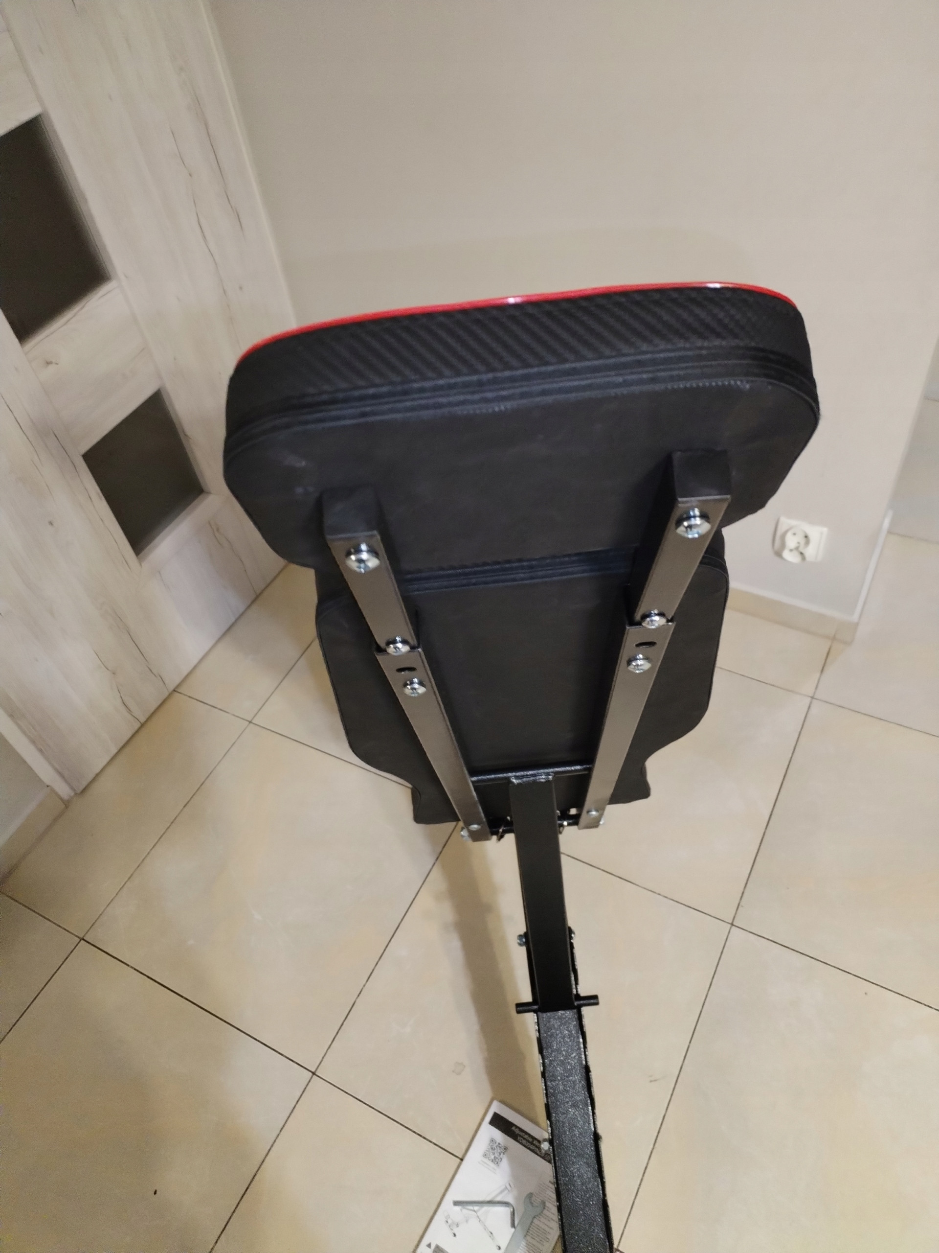 Stabilna konstrukcja – Antypoślizgowe nóżki i trwałe materiały