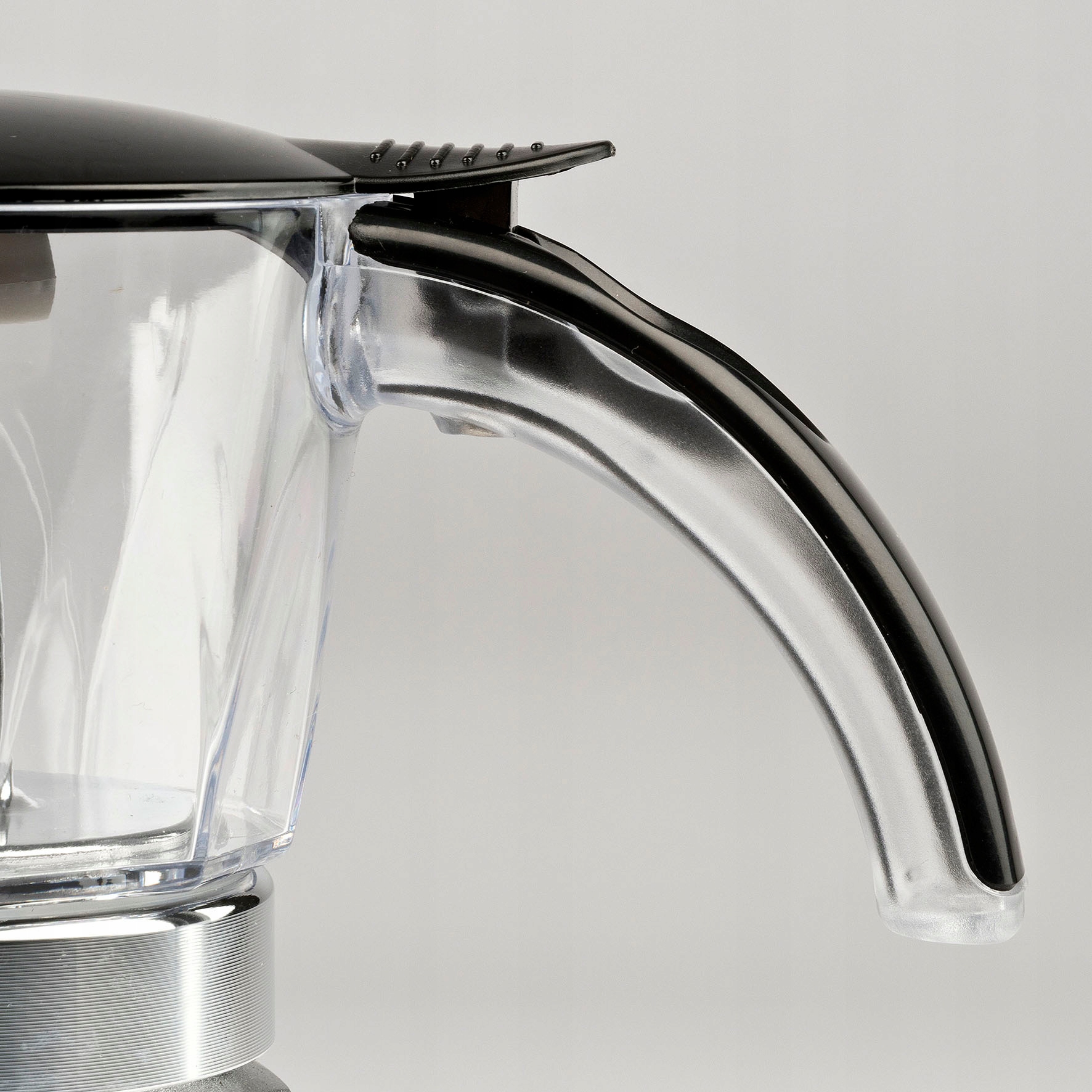 Wylot kawy z osłoną przeciwrozpryskową