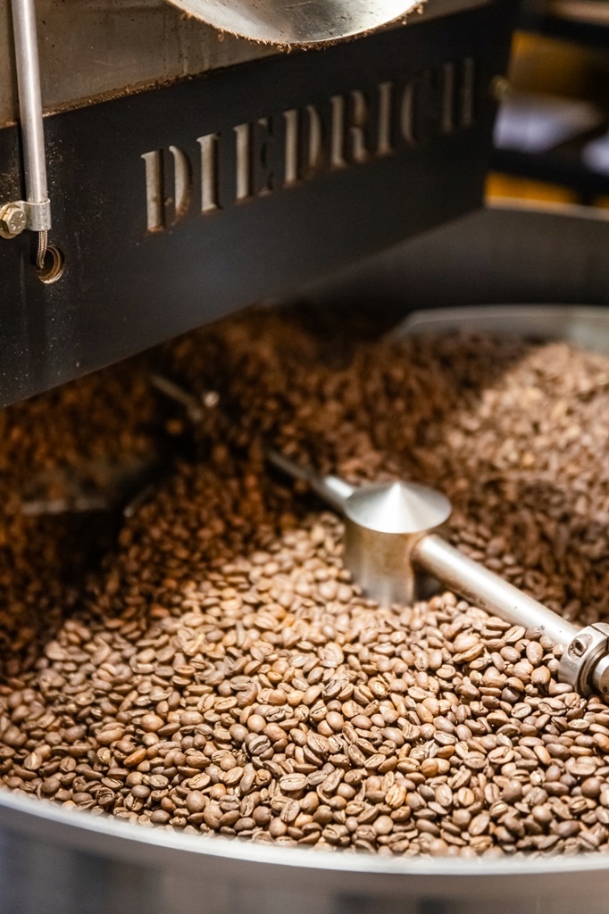 Świeżo palona kawa z palarni COFFEE PLANT