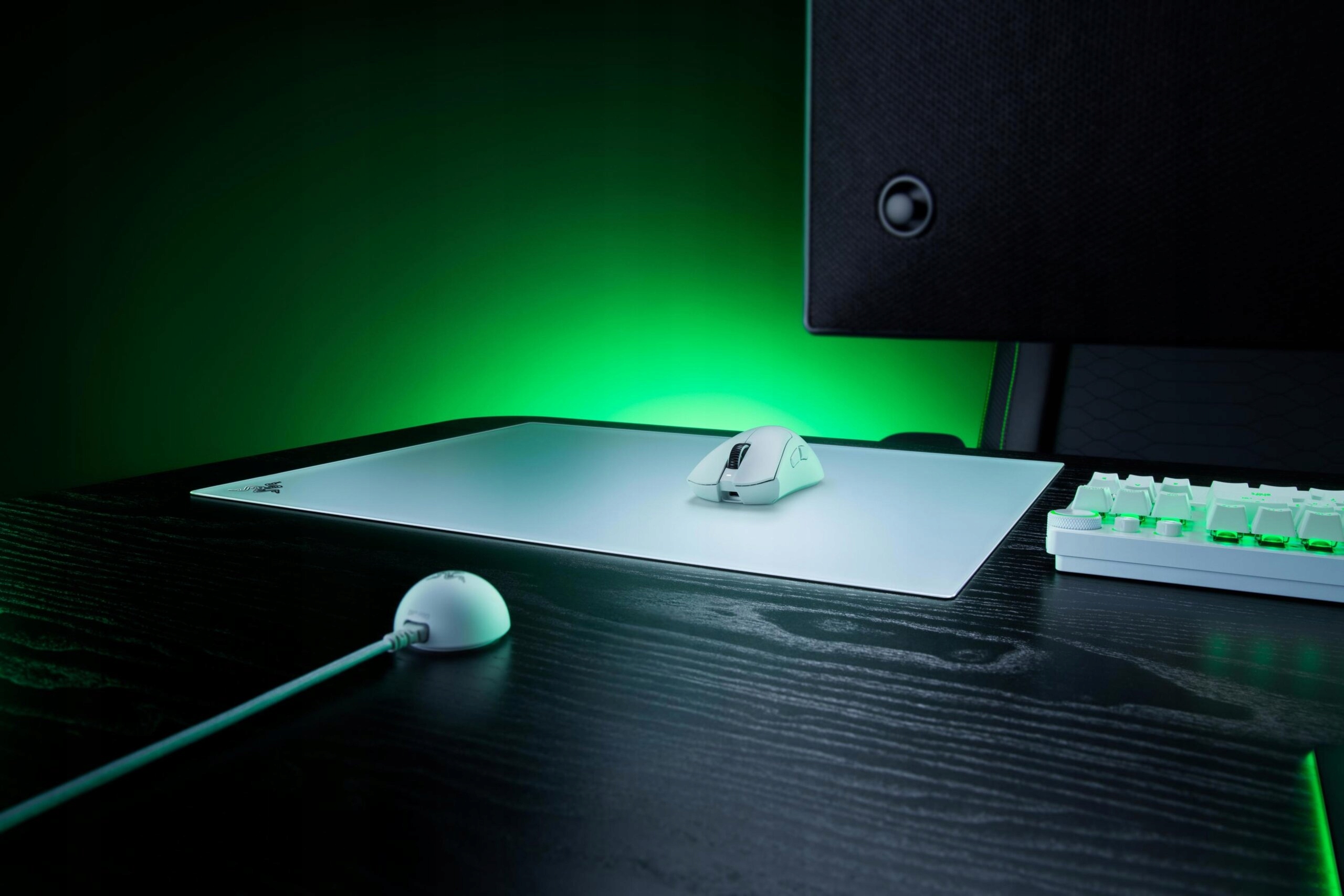 RAZER Atlas Pro - White – Doskonała podkładka dla graczy
