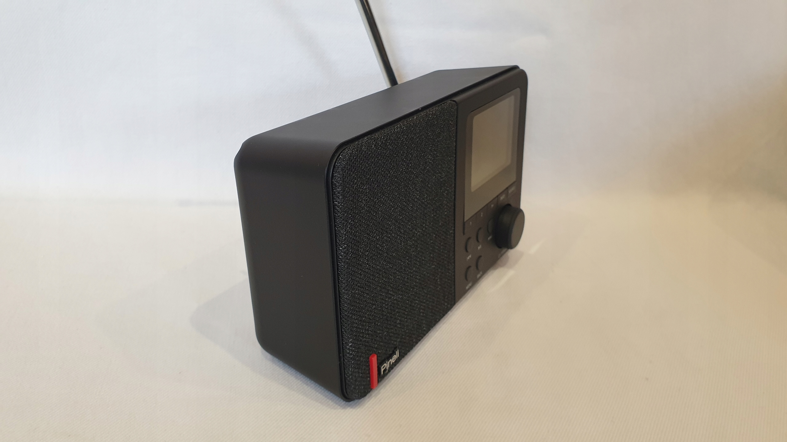 Wszechstronność odbioru: DAB+, FM i strumieniowanie Bluetooth