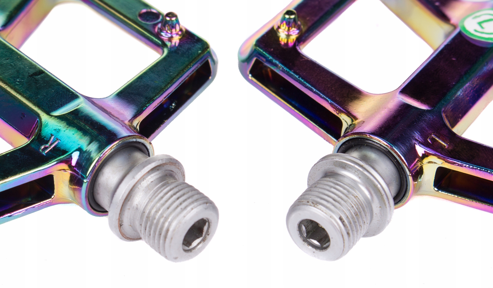 Doskonała przyczepność dzięki specjalnym pinom