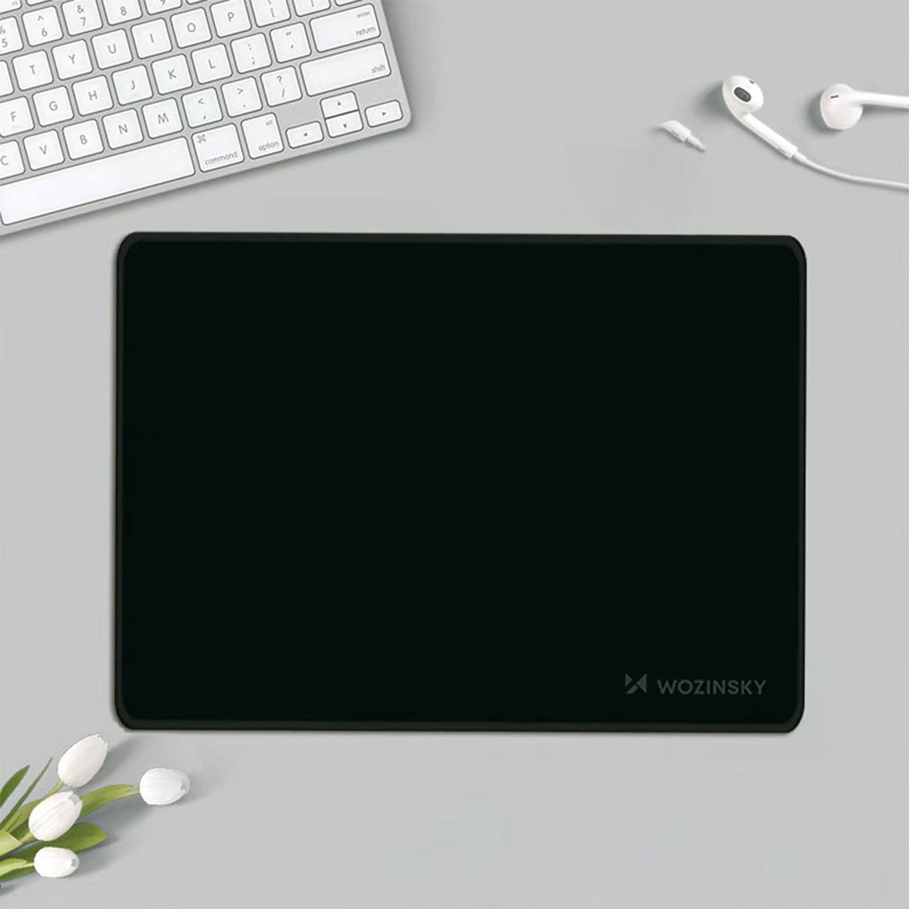 Kompaktowy format 350 x 250 mm – Idealna do pracy i grania