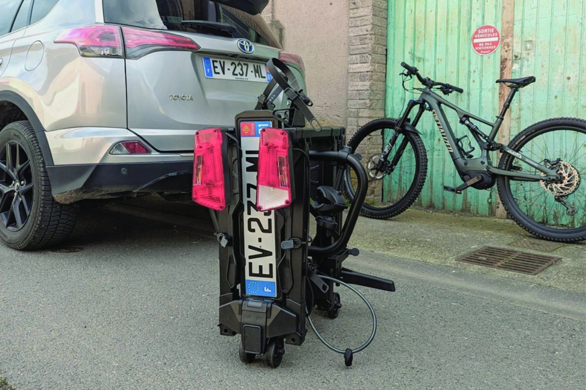 Wysoka jakość i funkcjonalność bagażnika na hak holowniczy