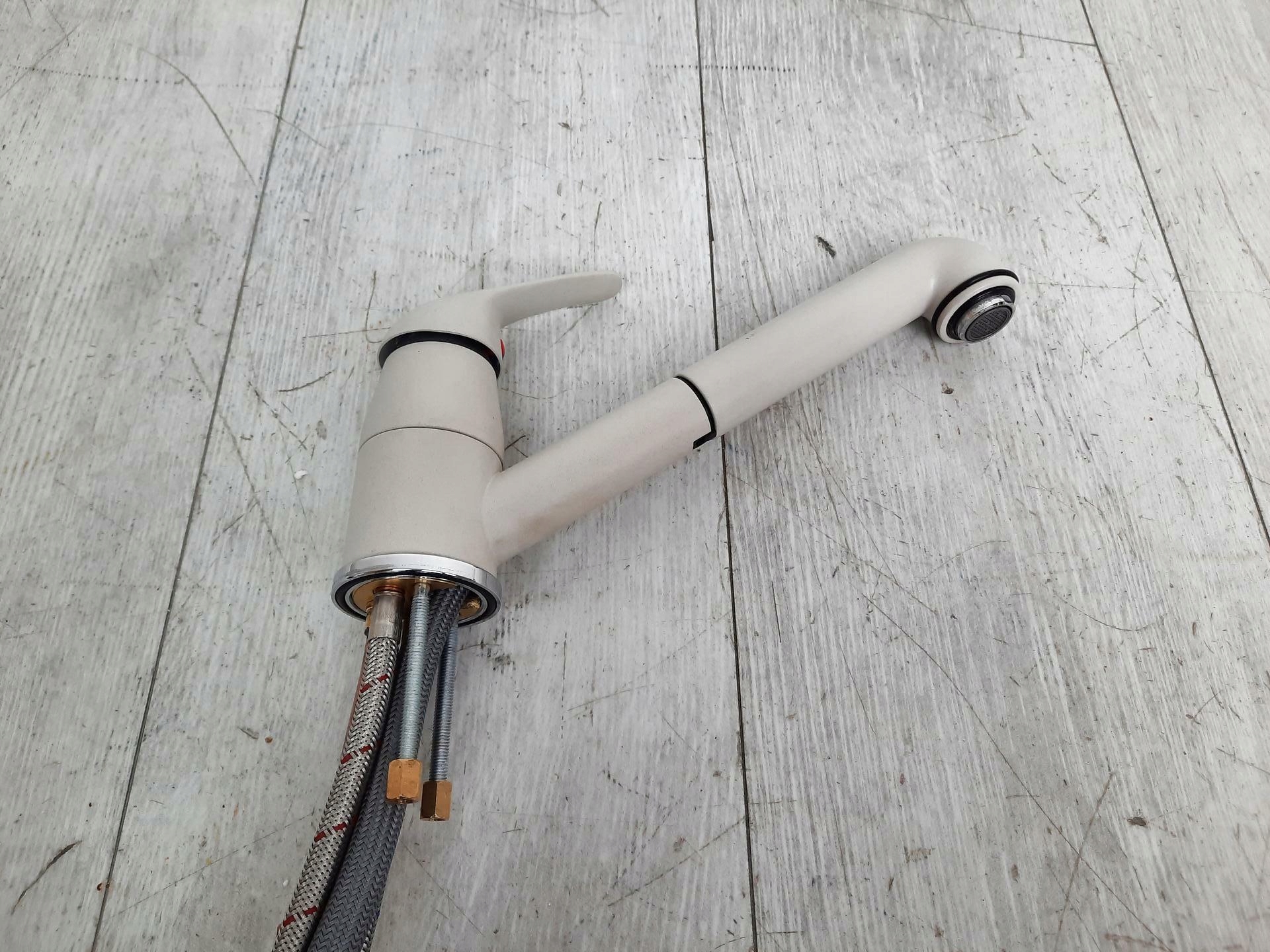 Zestaw montażowy i instrukcja w języku polskim – Wszystko, co potrzebne w jednym opakowaniu