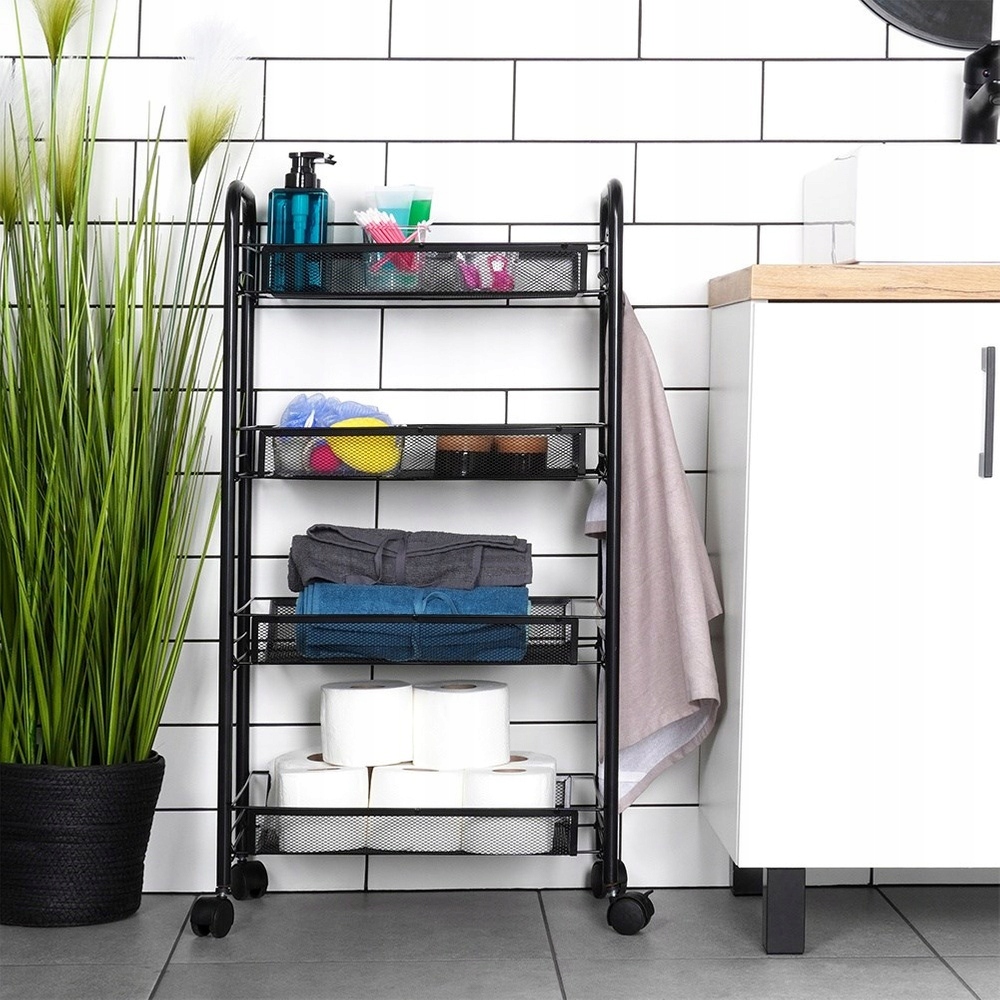 Pojemność i funkcjonalność – Cztery koszyki i haczyki do przechowywania