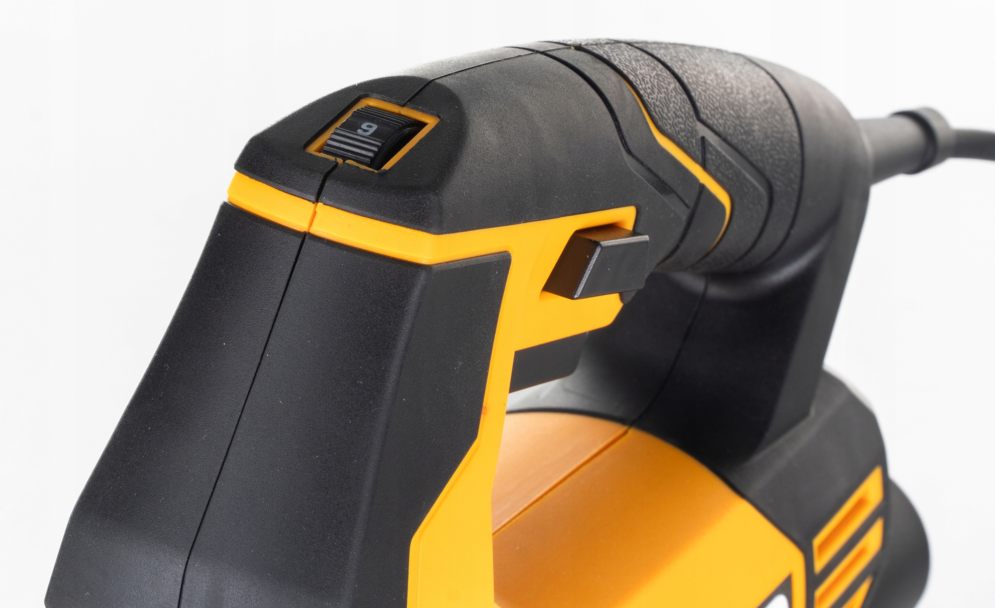 Mocny silnik 800W – Wydajność w każdym cięciu