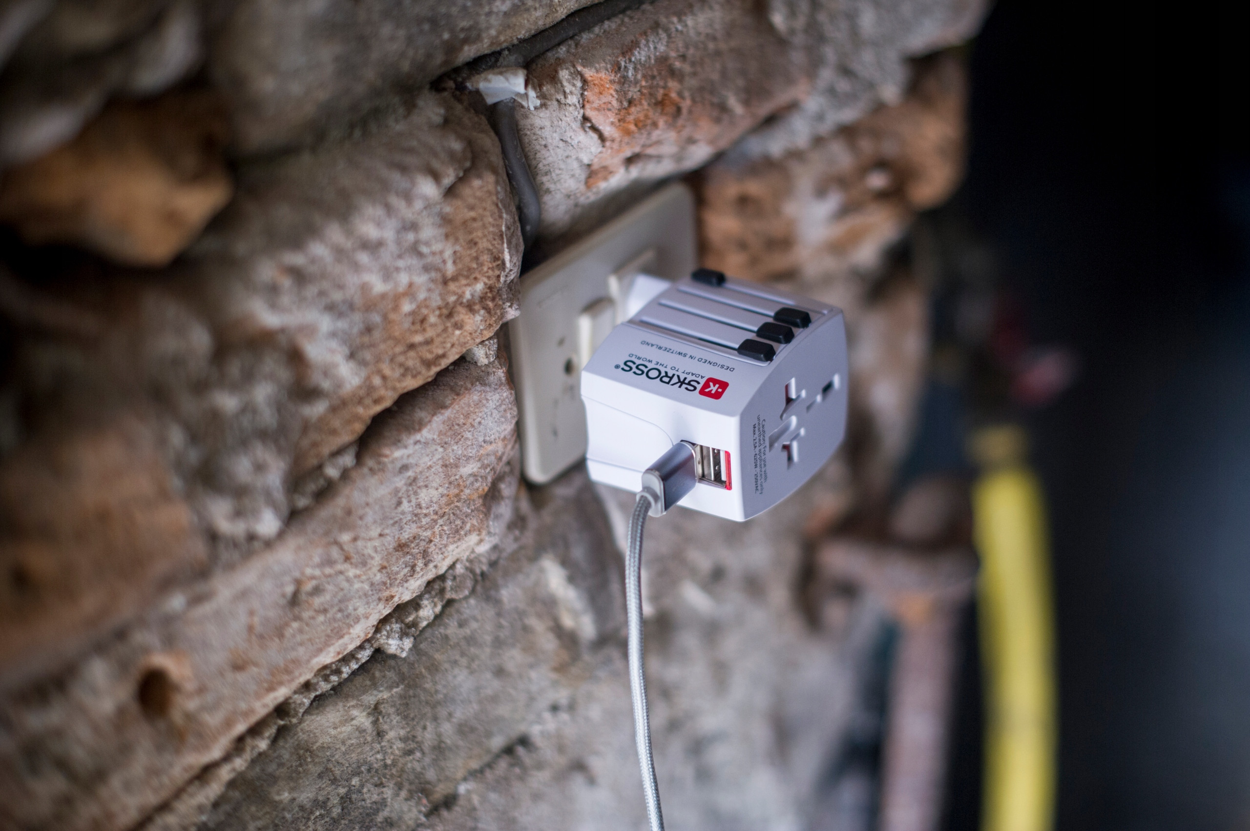 Zintegrowane porty USB do ładowania urządzeń