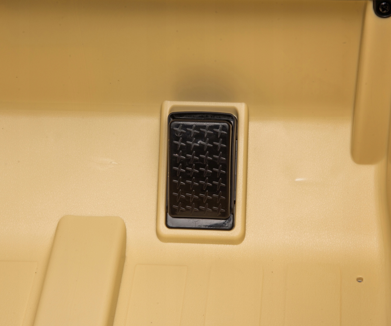 Milly Mally Pojazd na akumulator Toyota FJ Cruiser Khaki – Imponujące auto terenowe dla dzieci