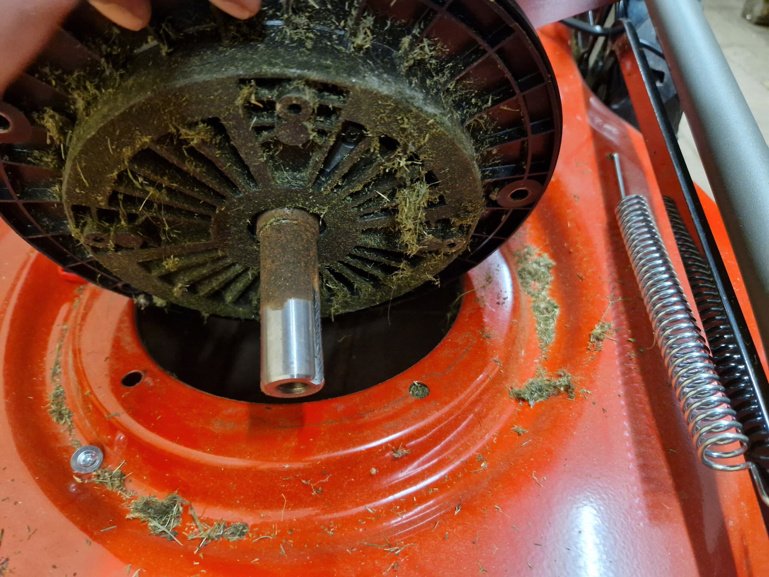 9-stopniowa regulacja wysokości koszenia – Dostosowanie do indywidualnych potrzeb