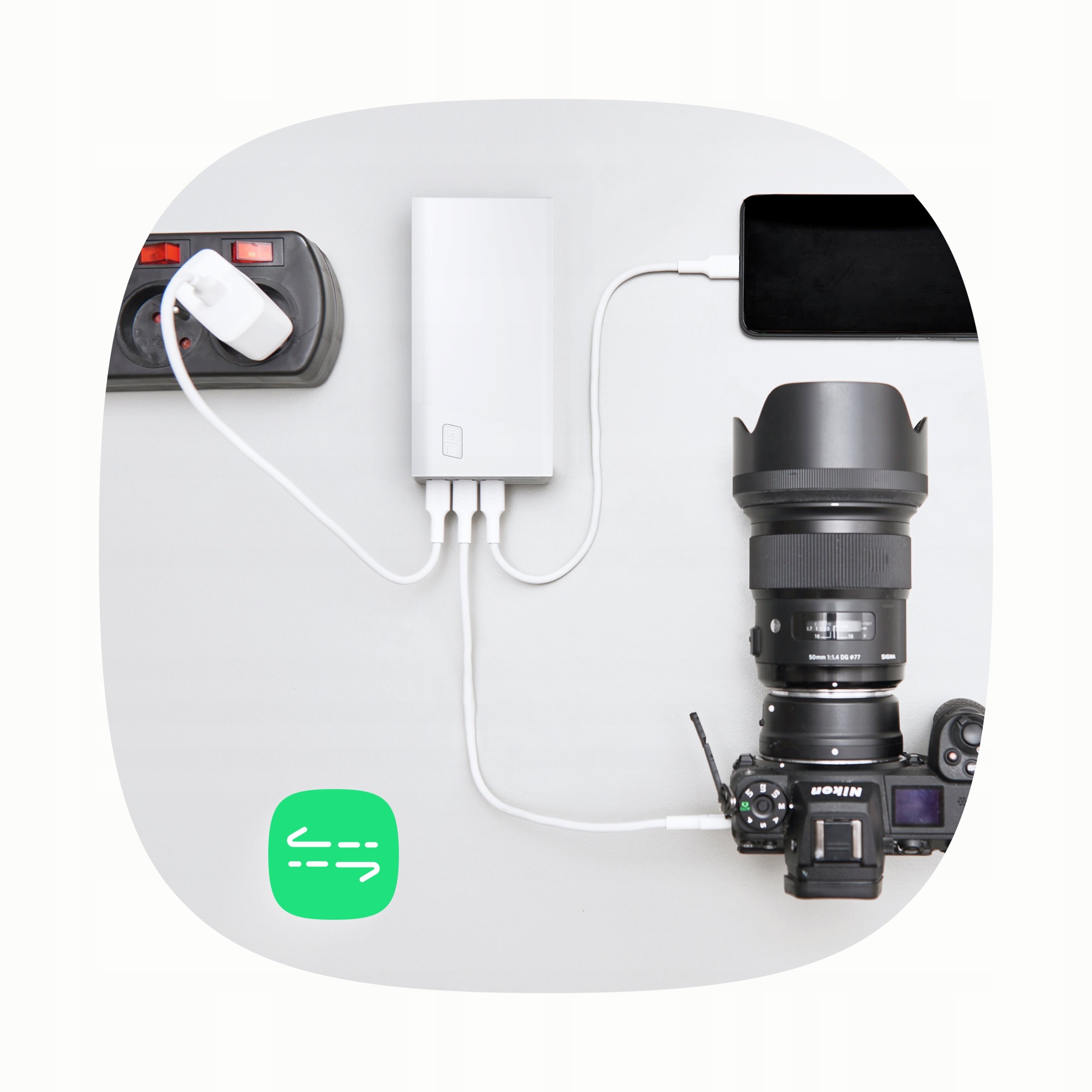 Funkcja passthrough – ładuj urządzenia i powerbank jednocześnie