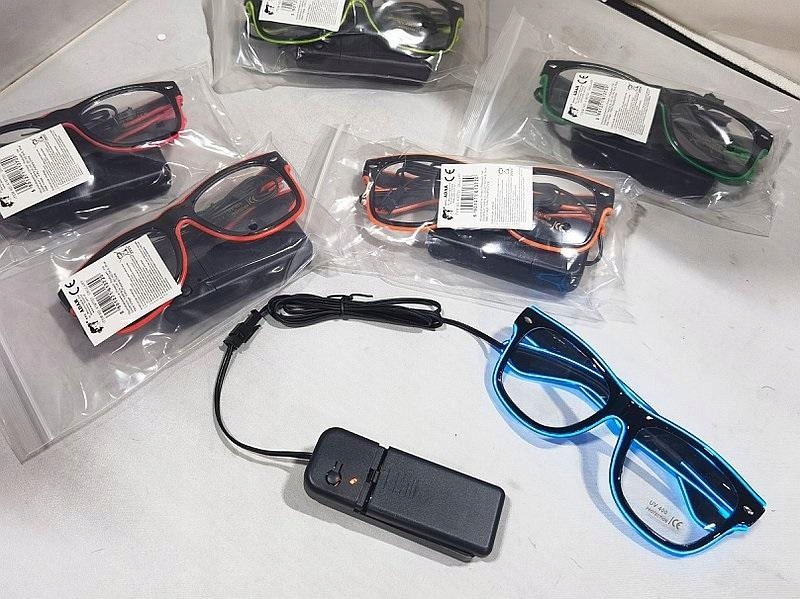 Okulary ze świecącymi oprawkami LED MIX – Idealny dodatek na imprezy