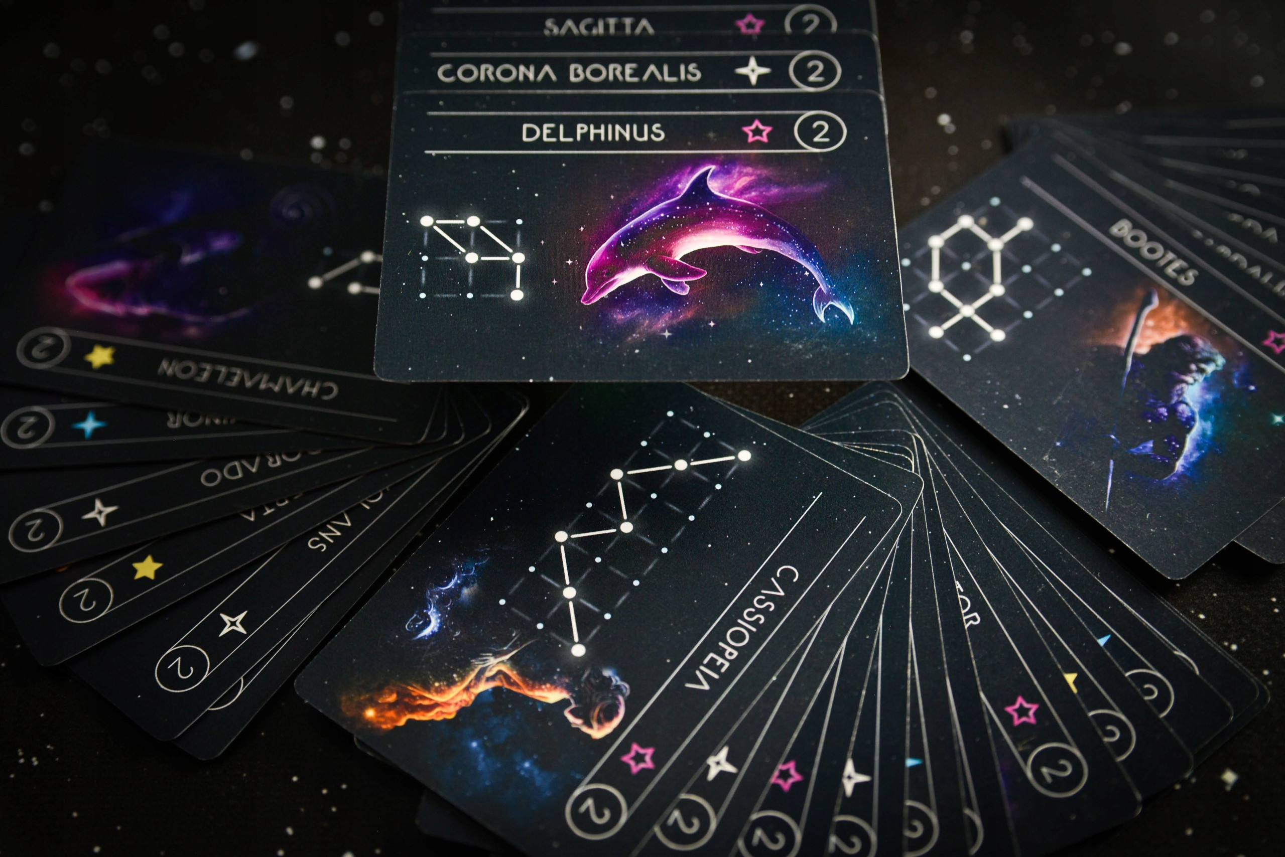 Unikalne konstelacje na każdej karcie