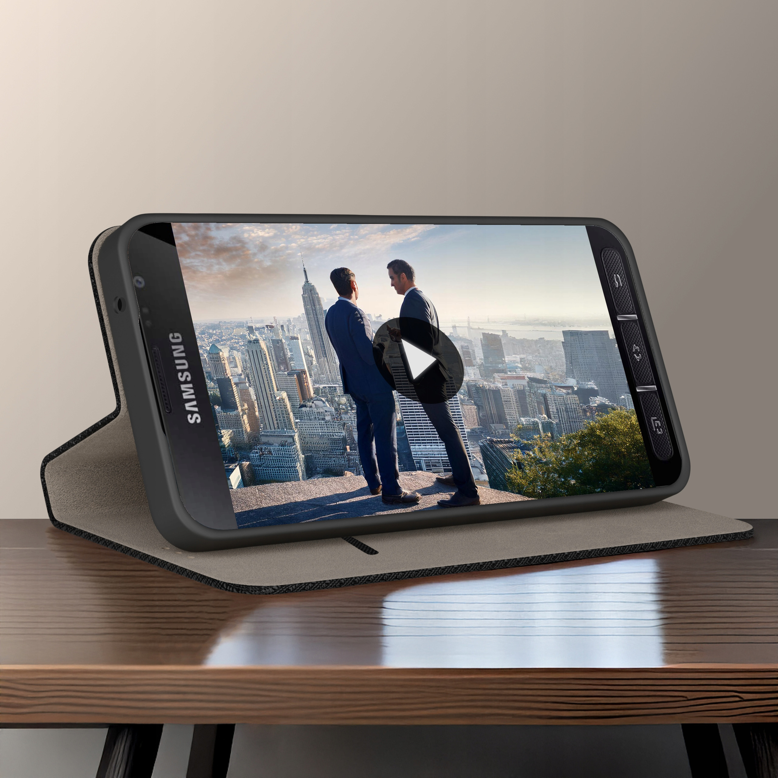 Wbudowana kieszonka na karty kredytowe