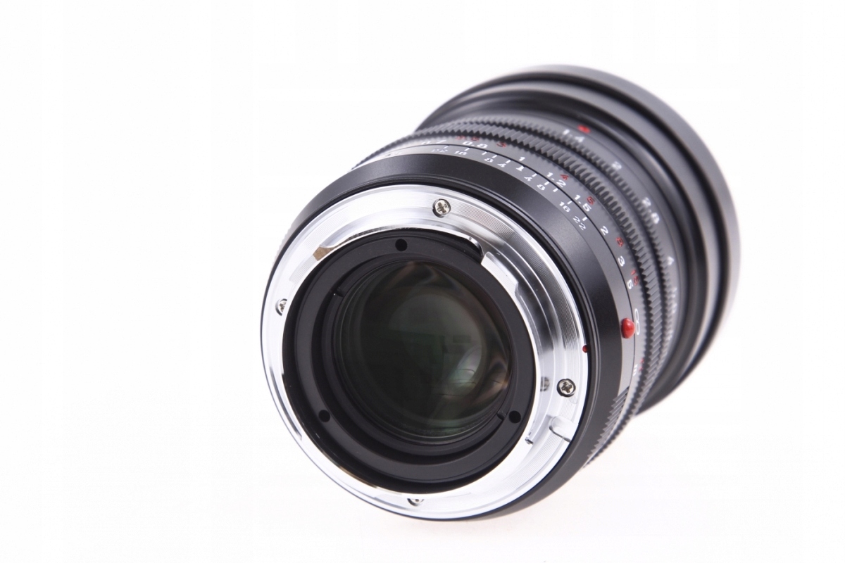 Jasna przysłona f/1.4 – Perfekcyjne zdjęcia w trudnych warunkach oświetleniowych