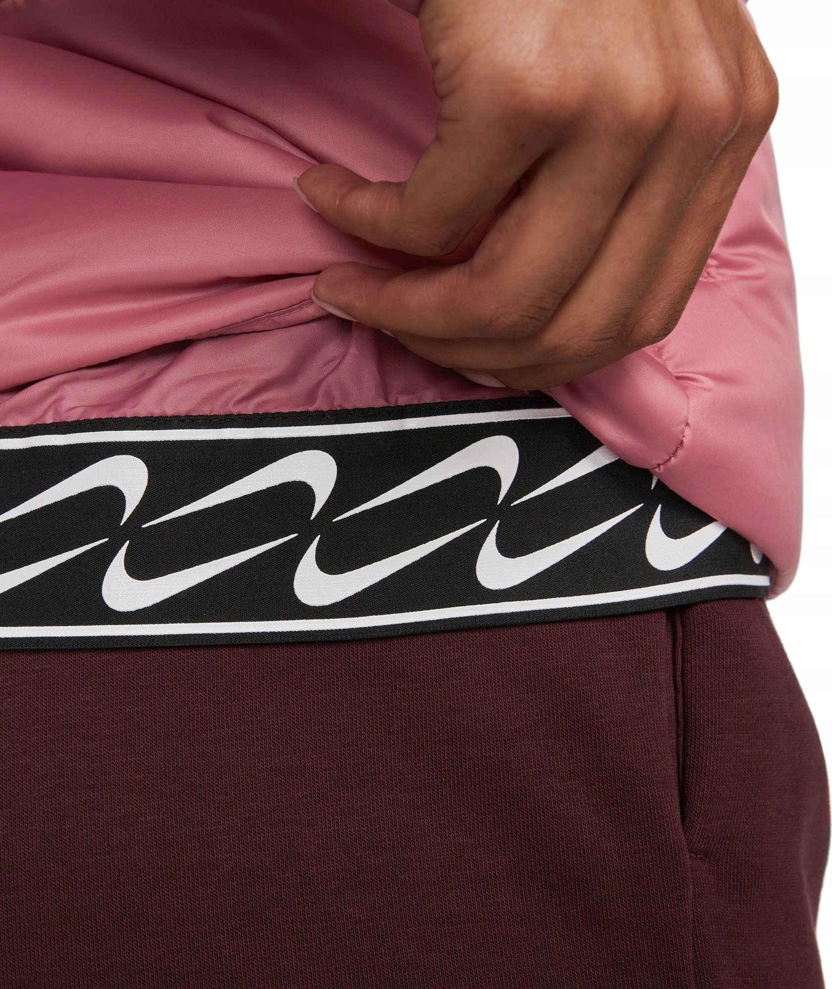 Elastyczne wykończenie – Wygodne dopasowanie do sylwetki