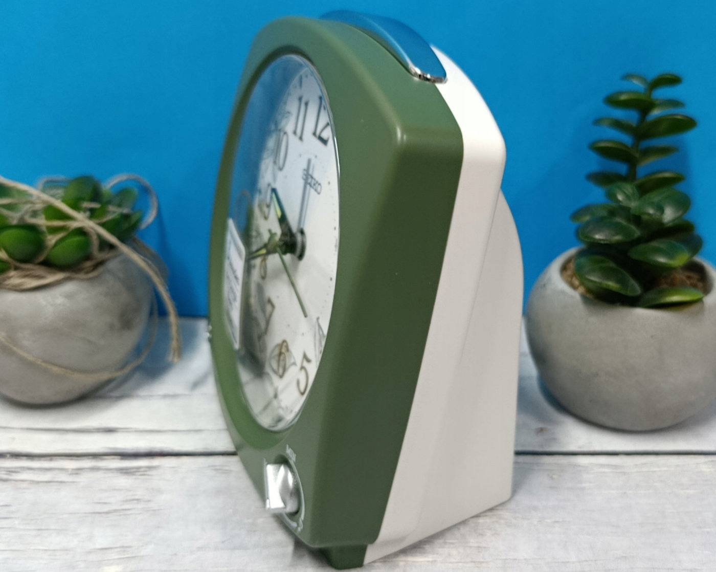 Cichy mechanizm kwarcowy z płynącą sekundą