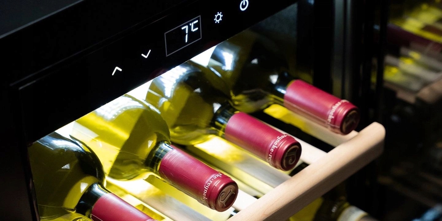 Idealne przechowywanie win – Pojemność na 12 butelek