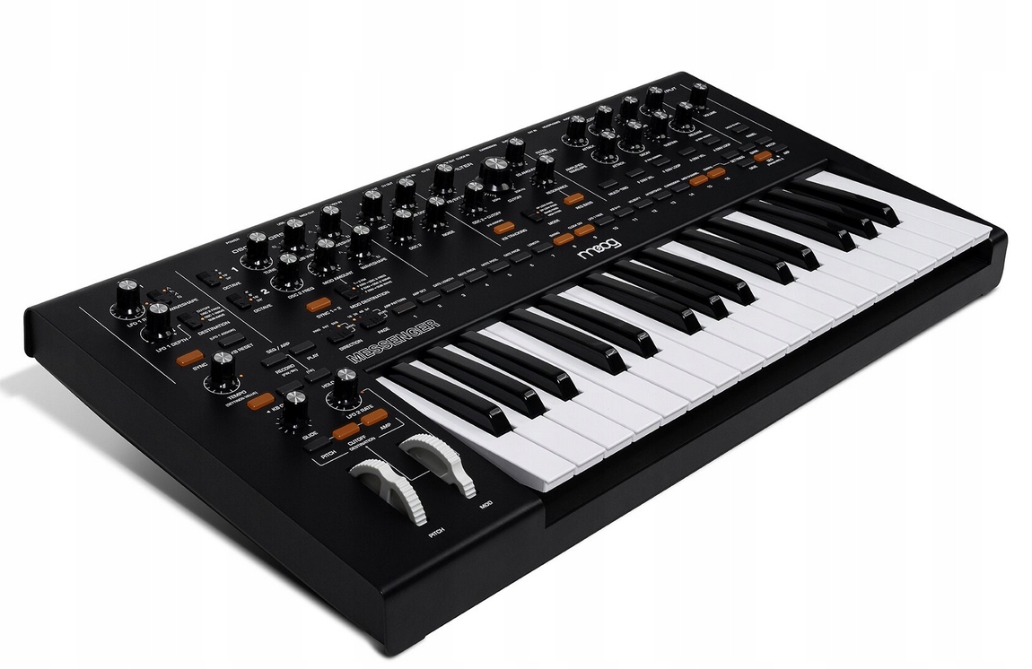 Monofoniczny Syntezator Klawiszowy z Nowoczesnymi Funkcjami