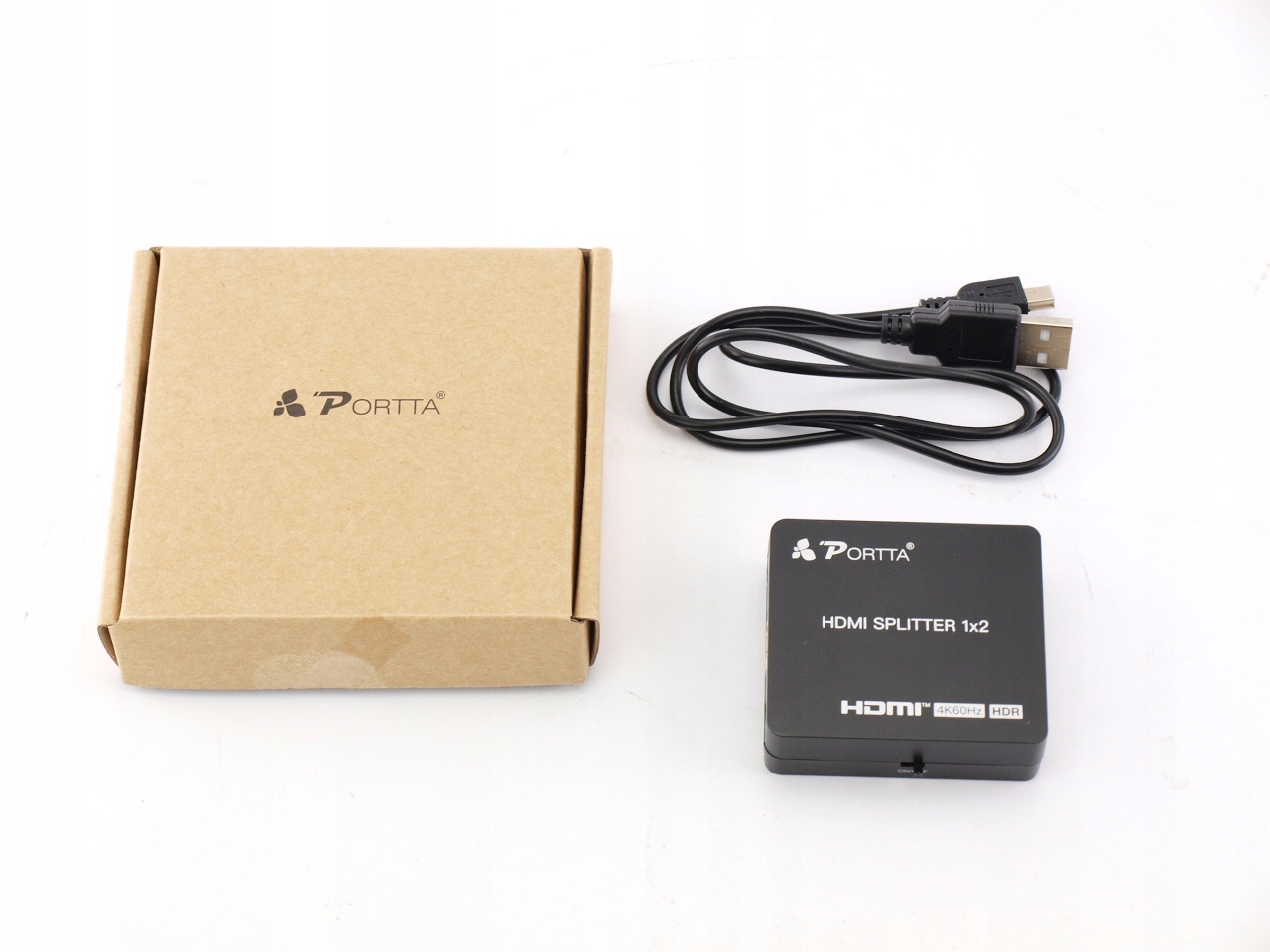 Zasilacz sieciowy w zestawie