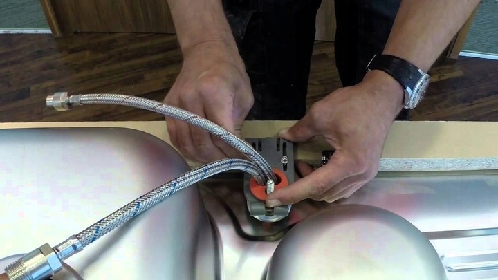 Przeznaczenie uchwytu do stabilizacji baterii