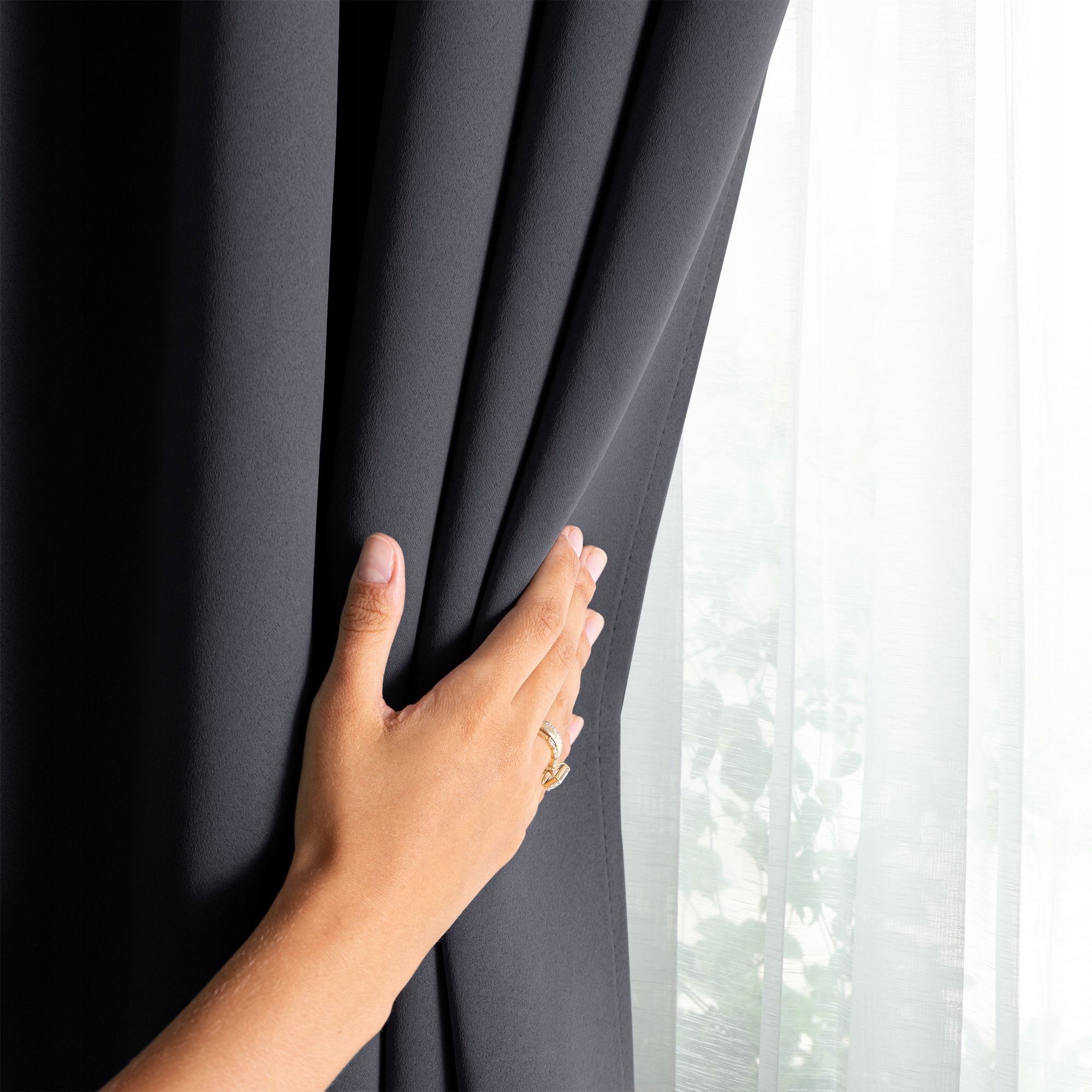 Zasłona blackout 90% na taśmie z szarfą 140x175 cm stalowa Restilo – Idealne rozwiązanie do Twojego wnętrza