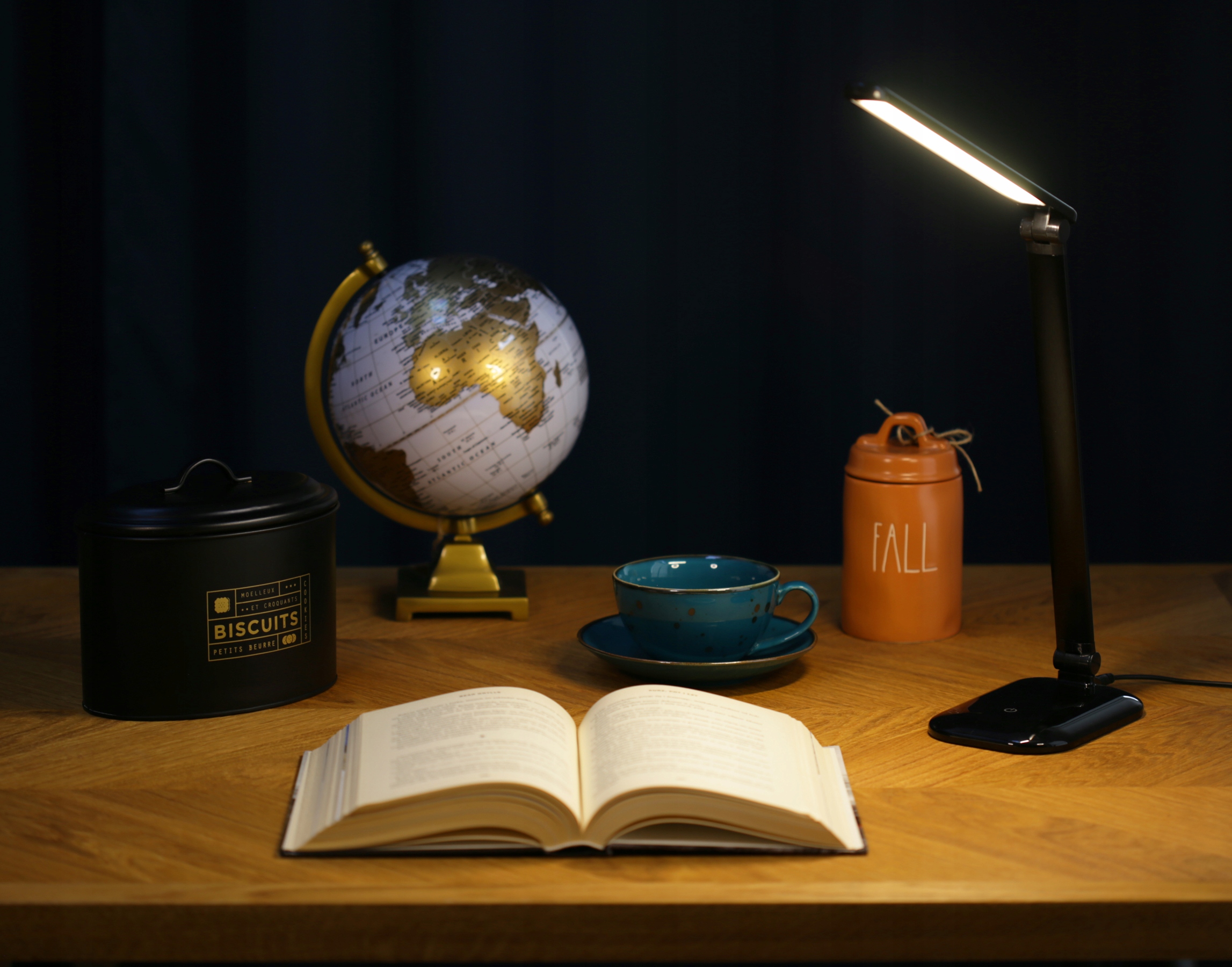 Lampka LED Biurkowa Szkolna na Biurko – Idealne oświetlenie do nauki i pracy