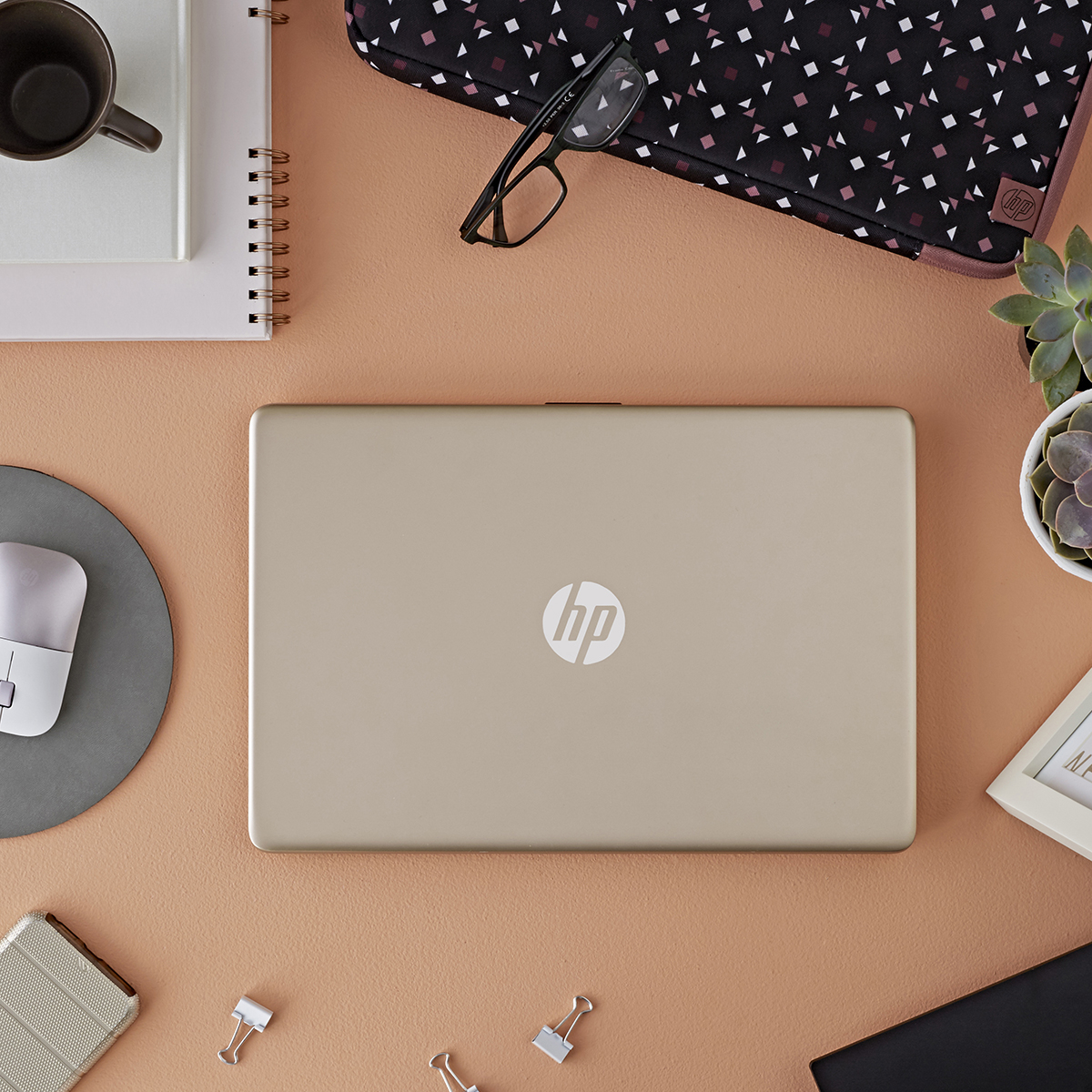 Laptop HP 15-dy_złoty_6.jpg