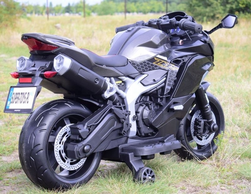Realistyczne dźwięki – Wrażenia z jazdy jak w prawdziwym motorze