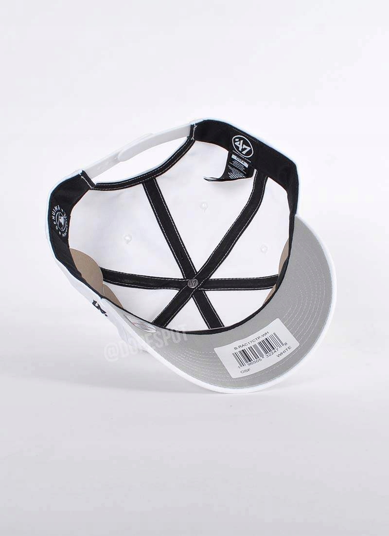 Unikalny design z haftowanym logo drużyny