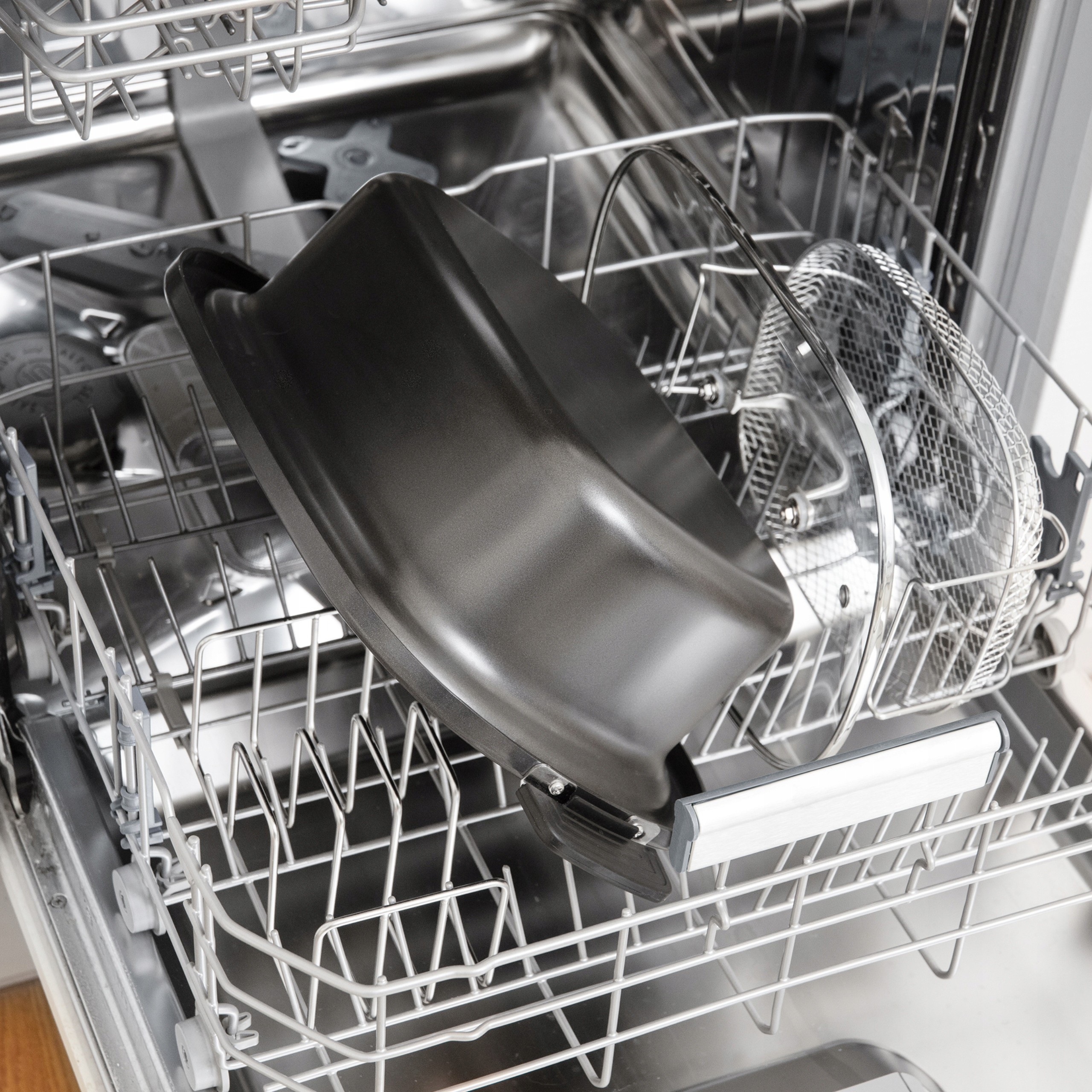 Intuicyjny panel LED dla łatwej obsługi