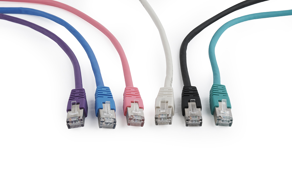 Wtyki RJ45 z pozłacanymi stykami – Niezawodność i trwałość